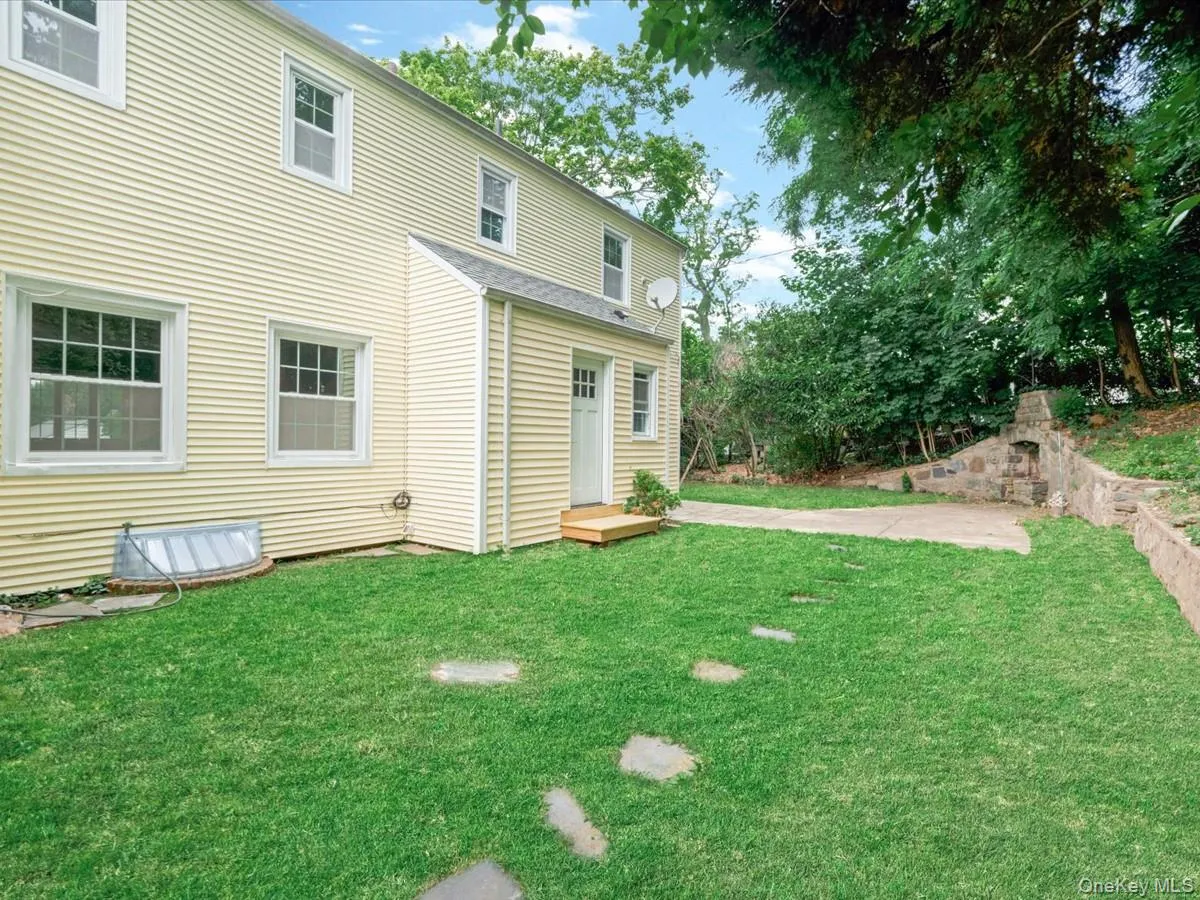 17 Pinewood Road, North Hempstead, NY, 3 Bedrooms Bedrooms, ,3 BathroomsBathrooms,Residential Lease,For Rent,Pinewood,0,1017608 17 Pinewood Road, North Hempstead, NY, 3 Bedrooms Bedrooms, ,3 BathroomsBathrooms,Residential Lease,For Rent,Pinewood,0,1017608