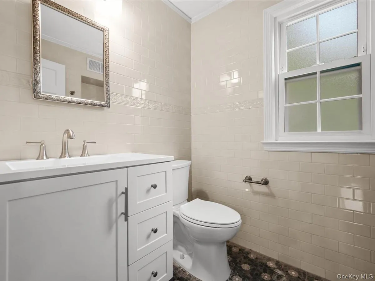 17 Pinewood Road, North Hempstead, NY, 3 Bedrooms Bedrooms, ,3 BathroomsBathrooms,Residential Lease,For Rent,Pinewood,0,1017608 17 Pinewood Road, North Hempstead, NY, 3 Bedrooms Bedrooms, ,3 BathroomsBathrooms,Residential Lease,For Rent,Pinewood,0,1017608
