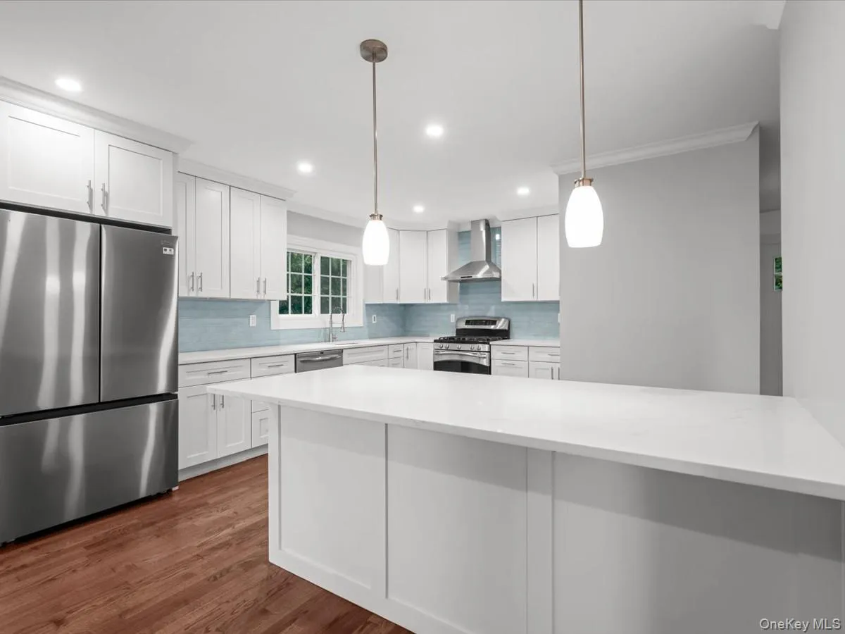 17 Pinewood Road, North Hempstead, NY, 3 Bedrooms Bedrooms, ,3 BathroomsBathrooms,Residential Lease,For Rent,Pinewood,0,1017608 17 Pinewood Road, North Hempstead, NY, 3 Bedrooms Bedrooms, ,3 BathroomsBathrooms,Residential Lease,For Rent,Pinewood,0,1017608