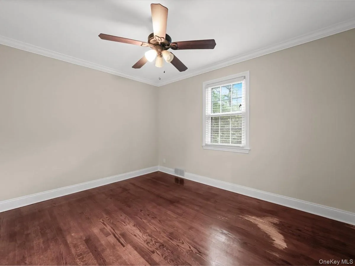 17 Pinewood Road, North Hempstead, NY, 3 Bedrooms Bedrooms, ,3 BathroomsBathrooms,Residential Lease,For Rent,Pinewood,0,1017608 17 Pinewood Road, North Hempstead, NY, 3 Bedrooms Bedrooms, ,3 BathroomsBathrooms,Residential Lease,For Rent,Pinewood,0,1017608