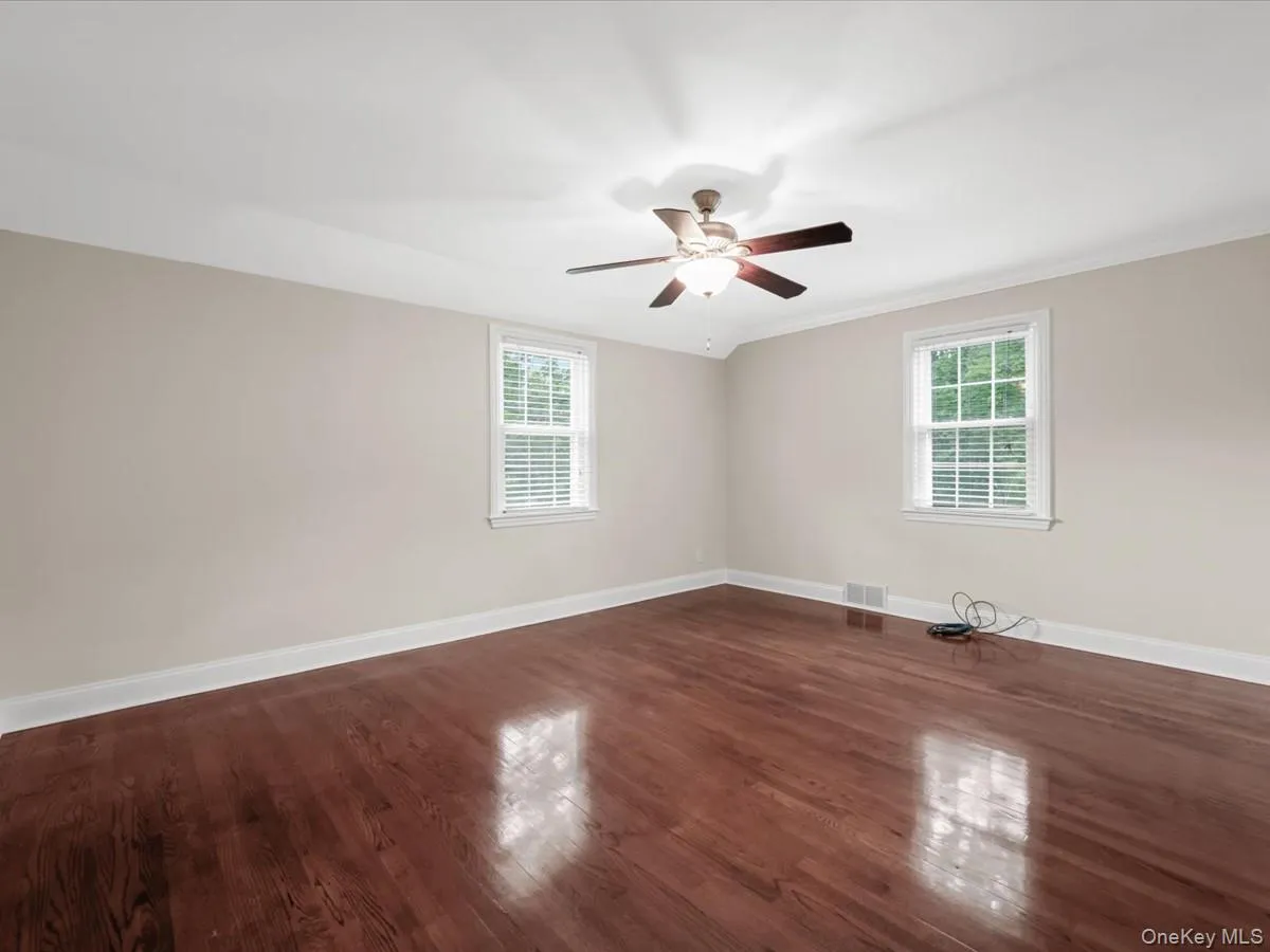 17 Pinewood Road, North Hempstead, NY, 3 Bedrooms Bedrooms, ,3 BathroomsBathrooms,Residential Lease,For Rent,Pinewood,0,1017608 17 Pinewood Road, North Hempstead, NY, 3 Bedrooms Bedrooms, ,3 BathroomsBathrooms,Residential Lease,For Rent,Pinewood,0,1017608