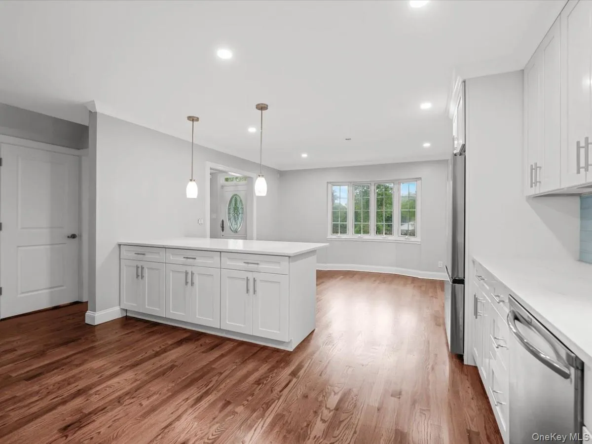 17 Pinewood Road, North Hempstead, NY, 3 Bedrooms Bedrooms, ,3 BathroomsBathrooms,Residential Lease,For Rent,Pinewood,0,1017608 17 Pinewood Road, North Hempstead, NY, 3 Bedrooms Bedrooms, ,3 BathroomsBathrooms,Residential Lease,For Rent,Pinewood,0,1017608