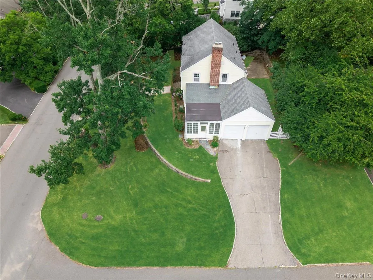 17 Pinewood Road, North Hempstead, NY, 3 Bedrooms Bedrooms, ,3 BathroomsBathrooms,Residential Lease,For Rent,Pinewood,0,1017608 17 Pinewood Road, North Hempstead, NY, 3 Bedrooms Bedrooms, ,3 BathroomsBathrooms,Residential Lease,For Rent,Pinewood,0,1017608