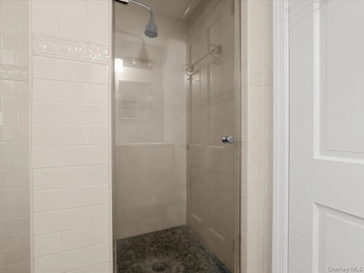 17 Pinewood Road, North Hempstead, NY, 3 Bedrooms Bedrooms, ,3 BathroomsBathrooms,Residential Lease,For Rent,Pinewood,0,1017608 17 Pinewood Road, North Hempstead, NY, 3 Bedrooms Bedrooms, ,3 BathroomsBathrooms,Residential Lease,For Rent,Pinewood,0,1017608