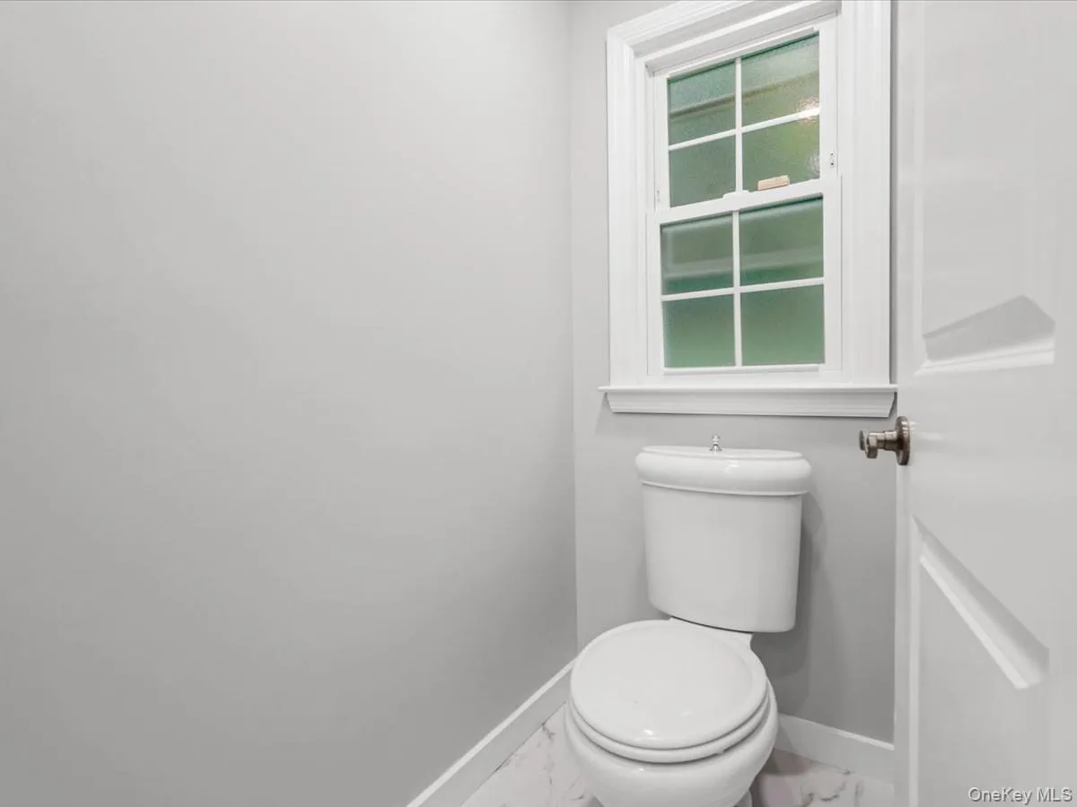 17 Pinewood Road, North Hempstead, NY, 3 Bedrooms Bedrooms, ,3 BathroomsBathrooms,Residential Lease,For Rent,Pinewood,0,1017608 17 Pinewood Road, North Hempstead, NY, 3 Bedrooms Bedrooms, ,3 BathroomsBathrooms,Residential Lease,For Rent,Pinewood,0,1017608