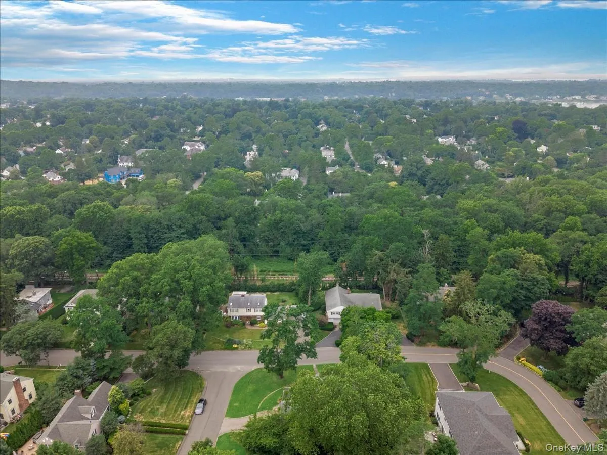 17 Pinewood Road, North Hempstead, NY, 3 Bedrooms Bedrooms, ,3 BathroomsBathrooms,Residential Lease,For Rent,Pinewood,0,1017608 17 Pinewood Road, North Hempstead, NY, 3 Bedrooms Bedrooms, ,3 BathroomsBathrooms,Residential Lease,For Rent,Pinewood,0,1017608