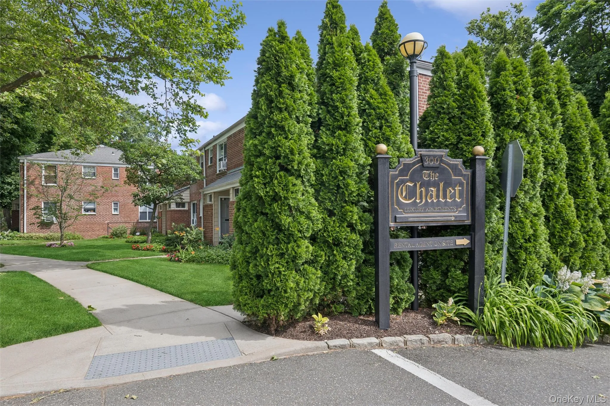 43 Edwards Street, North Hempstead, NY, 1 Bedroom Bedrooms, 4 Rooms Rooms,1 BathroomBathrooms,Residential,For Rent,Edwards,0,KEY1017615 43 Edwards Street, North Hempstead, NY, 1 Bedroom Bedrooms, 4 Rooms Rooms,1 BathroomBathrooms,Residential,For Rent,Edwards,0,KEY1017615