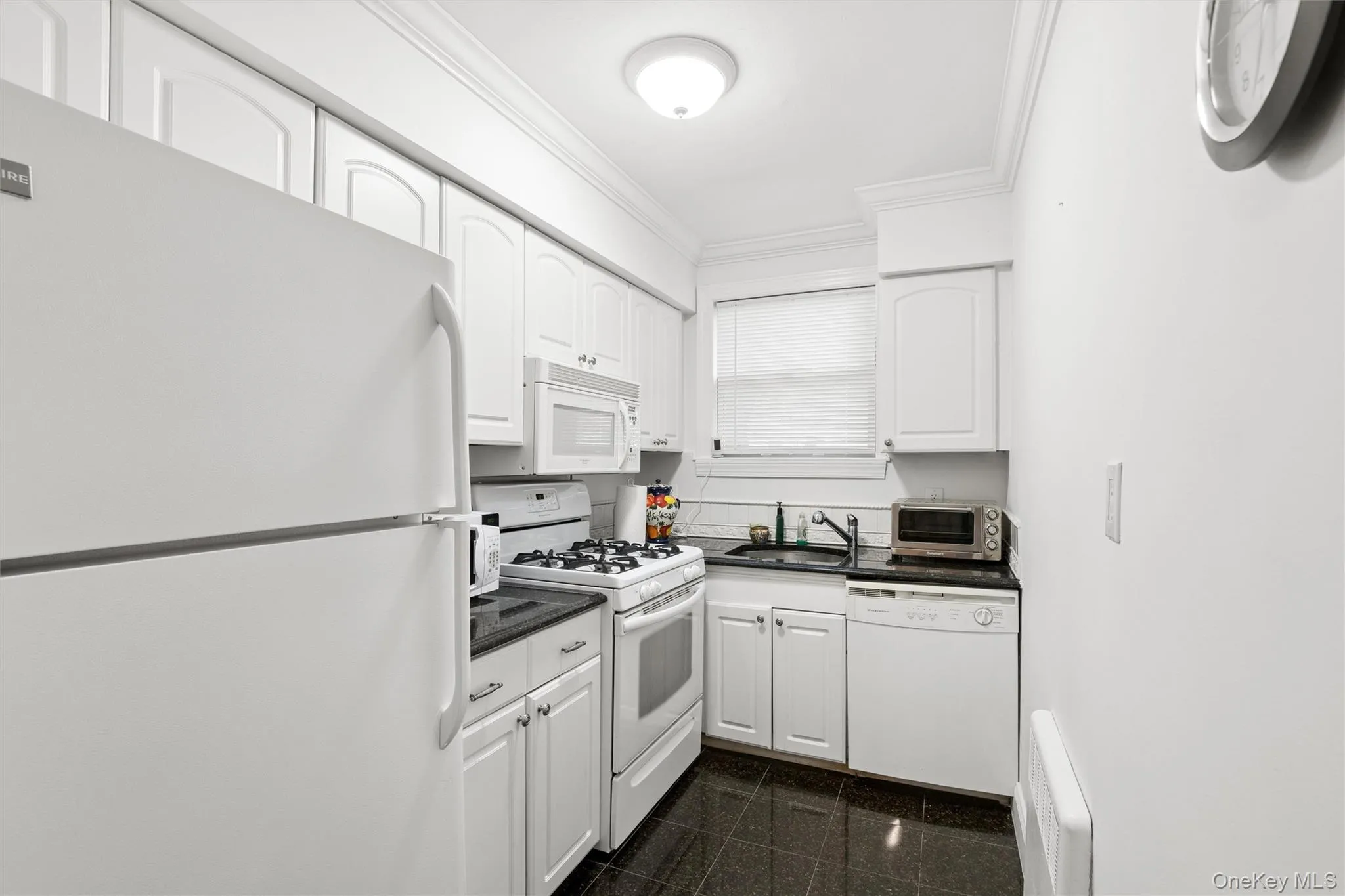 43 Edwards Street, North Hempstead, NY, 1 Bedroom Bedrooms, 4 Rooms Rooms,1 BathroomBathrooms,Residential,For Rent,Edwards,0,KEY1017615 43 Edwards Street, North Hempstead, NY, 1 Bedroom Bedrooms, 4 Rooms Rooms,1 BathroomBathrooms,Residential,For Rent,Edwards,0,KEY1017615