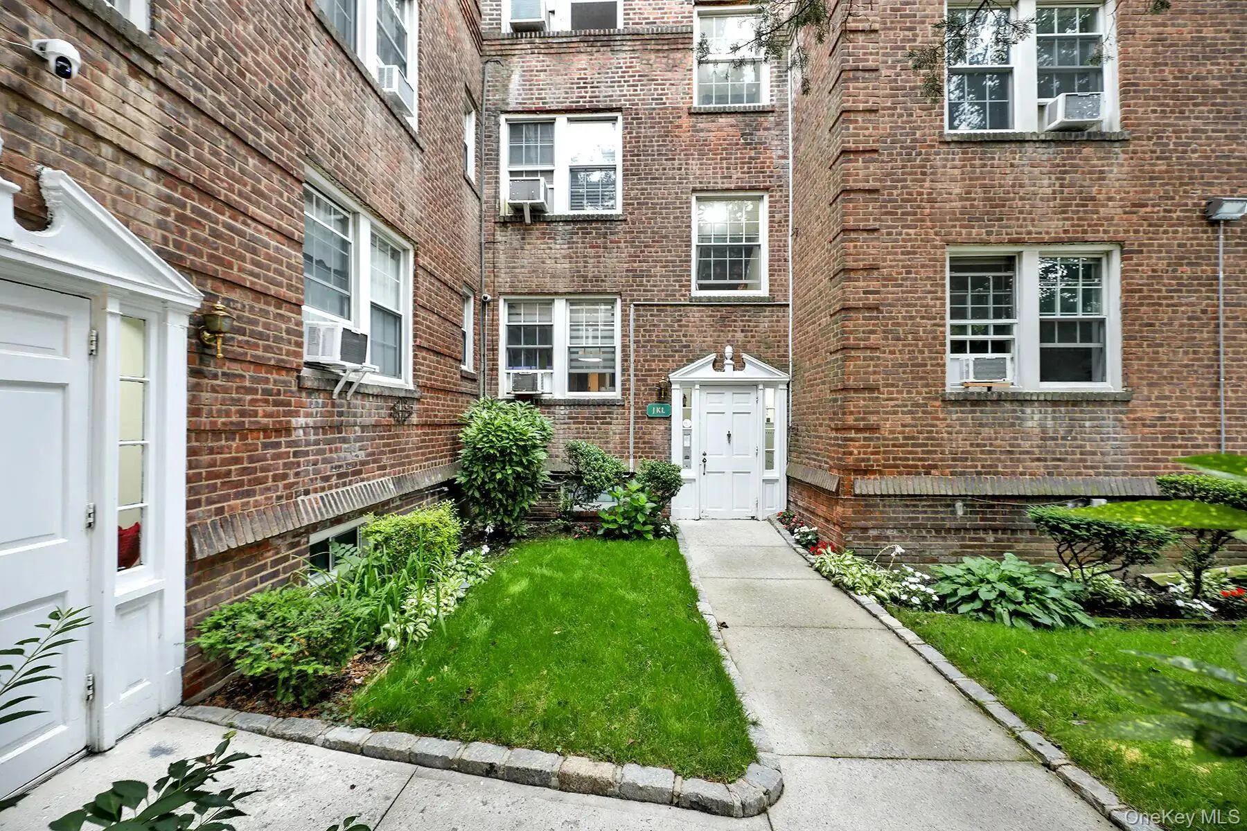 1 Ash place, North Hempstead, NY, 1 Bedroom Bedrooms, 5 Rooms Rooms,1 BathroomBathrooms,Residential Lease,For Rent,Ash place,0,1017617 1 Ash place, North Hempstead, NY, 1 Bedroom Bedrooms, 5 Rooms Rooms,1 BathroomBathrooms,Residential Lease,For Rent,Ash place,0,1017617
