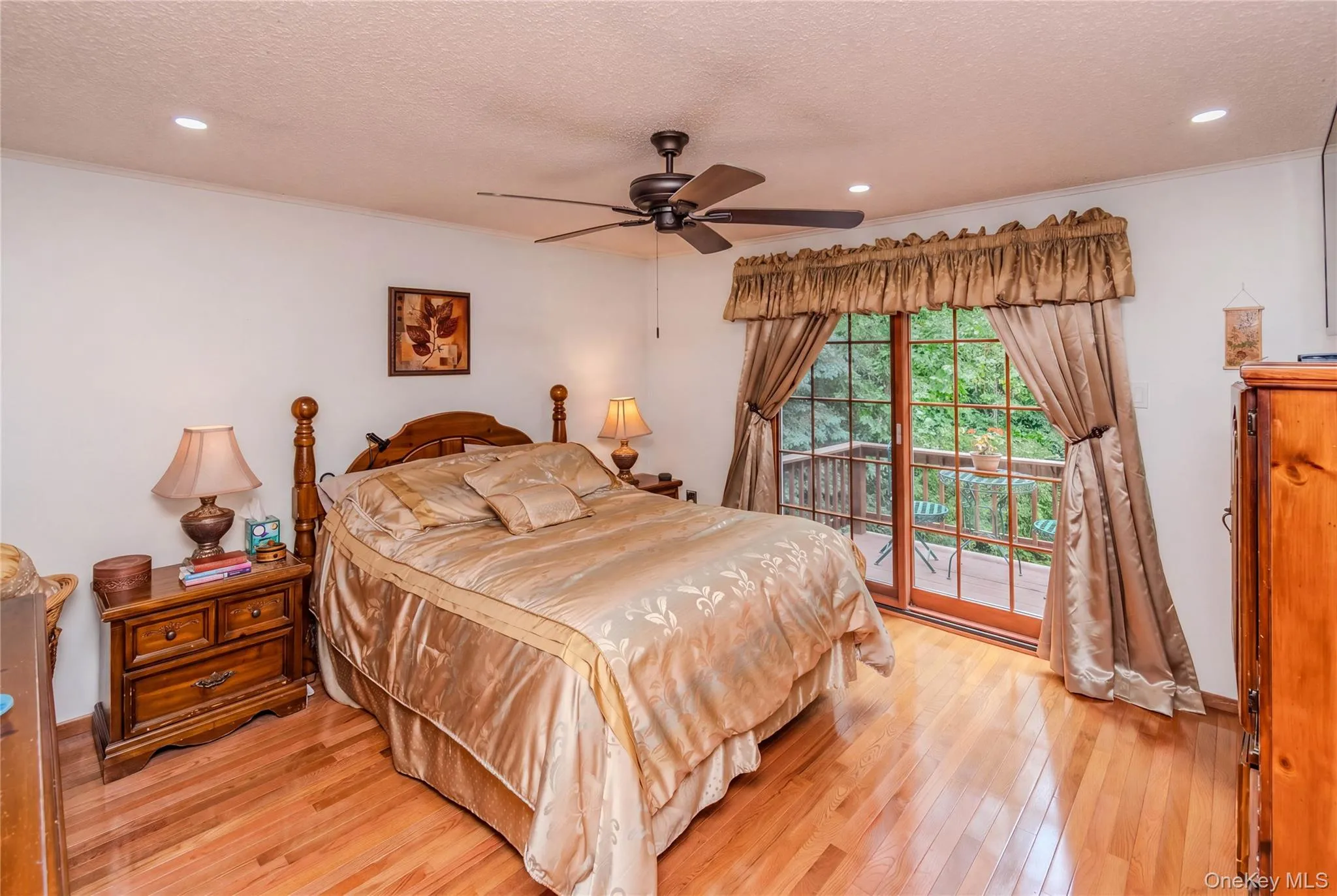 This is how this bedroom would look painted an off white This is how this bedroom would look painted an off white