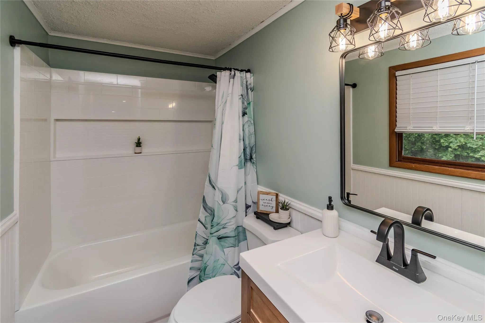 7 Colleen Lane, Plattekill, NY, 4 Bedrooms Bedrooms, 9 Rooms Rooms,3 BathroomsBathrooms,Residential,For Rent,Colleen,0,1017618 7 Colleen Lane, Plattekill, NY, 4 Bedrooms Bedrooms, 9 Rooms Rooms,3 BathroomsBathrooms,Residential,For Rent,Colleen,0,1017618