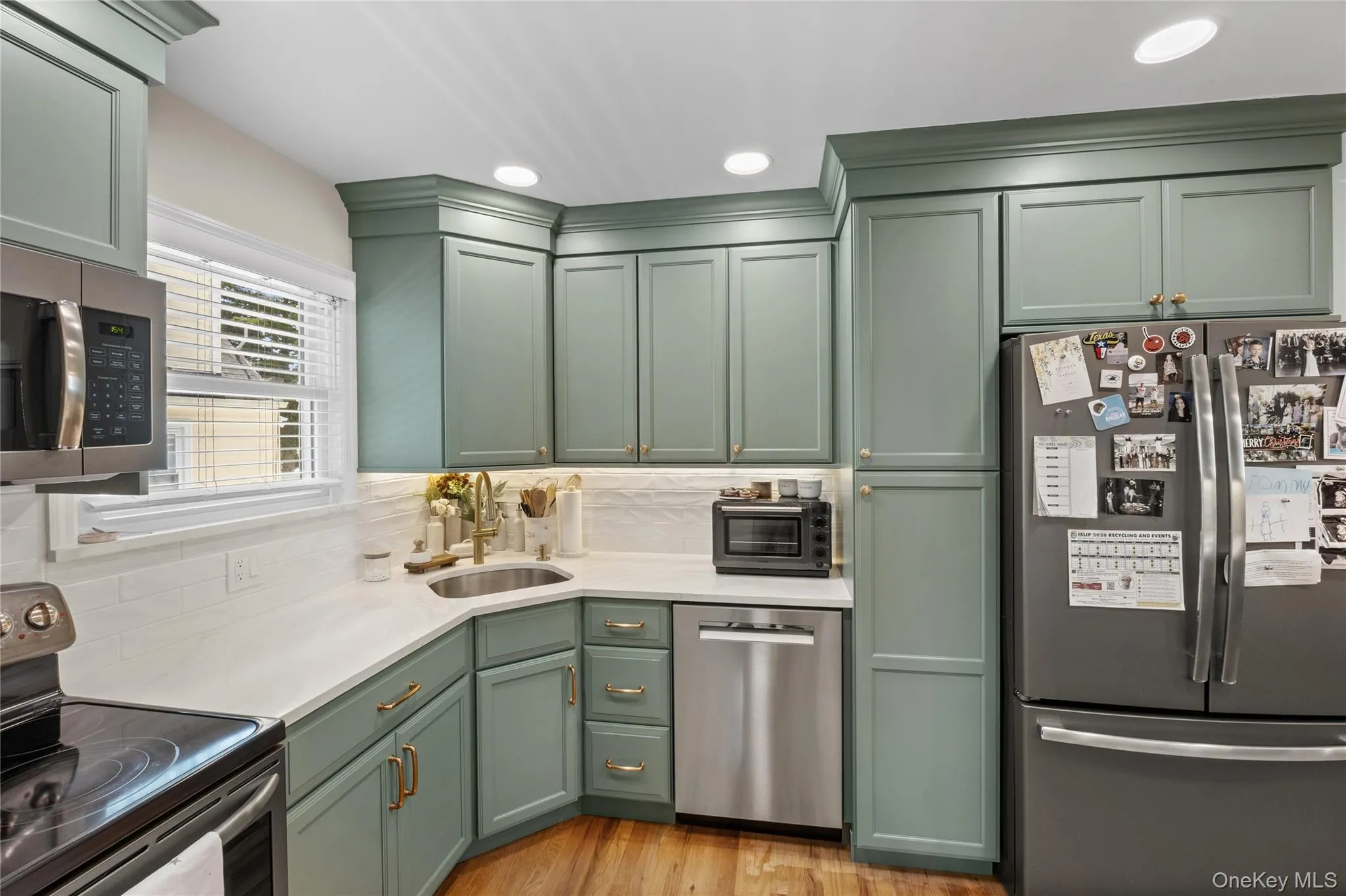 56 Morris Avenue, Islip, NY, 3 Bedrooms Bedrooms, 7 Rooms Rooms,2 BathroomsBathrooms,Residential,For Rent,Morris,0,KEY1017619 56 Morris Avenue, Islip, NY, 3 Bedrooms Bedrooms, 7 Rooms Rooms,2 BathroomsBathrooms,Residential,For Rent,Morris,0,KEY1017619