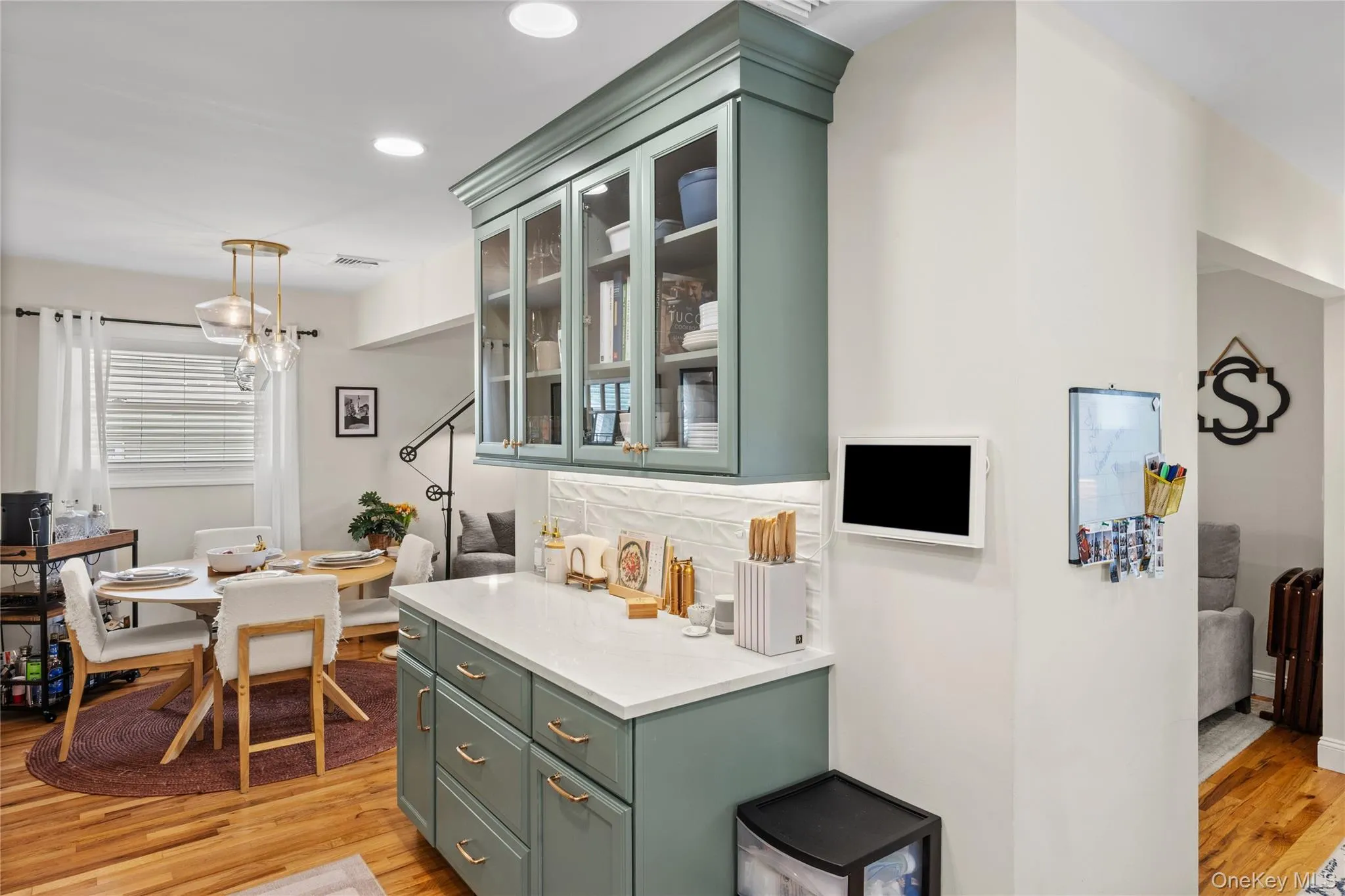 56 Morris Avenue, Islip, NY, 3 Bedrooms Bedrooms, 7 Rooms Rooms,2 BathroomsBathrooms,Residential,For Rent,Morris,0,KEY1017619 56 Morris Avenue, Islip, NY, 3 Bedrooms Bedrooms, 7 Rooms Rooms,2 BathroomsBathrooms,Residential,For Rent,Morris,0,KEY1017619