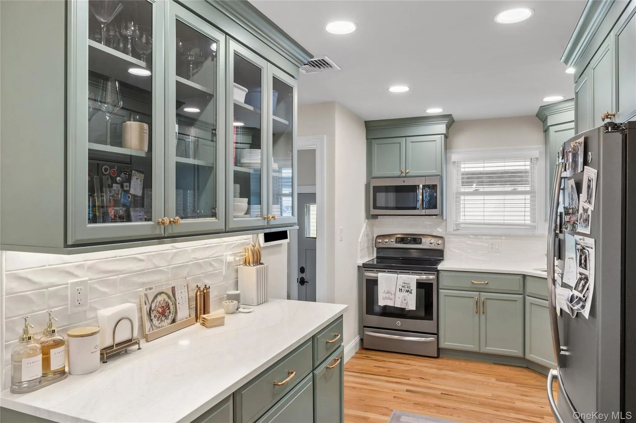 56 Morris Avenue, Islip, NY, 3 Bedrooms Bedrooms, 7 Rooms Rooms,2 BathroomsBathrooms,Residential,For Rent,Morris,0,KEY1017619 56 Morris Avenue, Islip, NY, 3 Bedrooms Bedrooms, 7 Rooms Rooms,2 BathroomsBathrooms,Residential,For Rent,Morris,0,KEY1017619