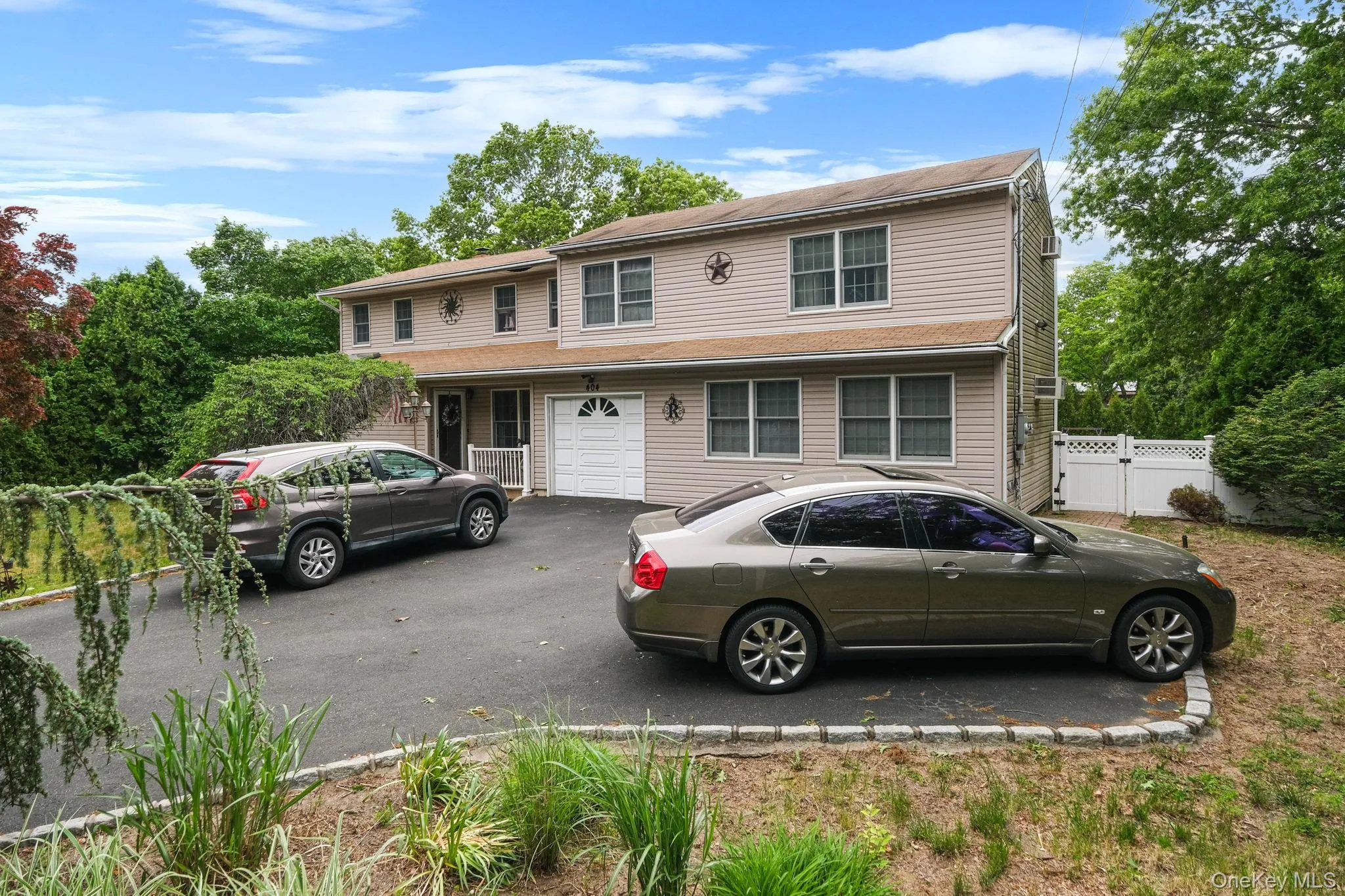 404 Bicycle Path, Brookhaven, NY, 6 Bedrooms Bedrooms, 13 Rooms Rooms,3 BathroomsBathrooms,Residential,For Rent,Bicycle,0,1017623 404 Bicycle Path, Brookhaven, NY, 6 Bedrooms Bedrooms, 13 Rooms Rooms,3 BathroomsBathrooms,Residential,For Rent,Bicycle,0,1017623