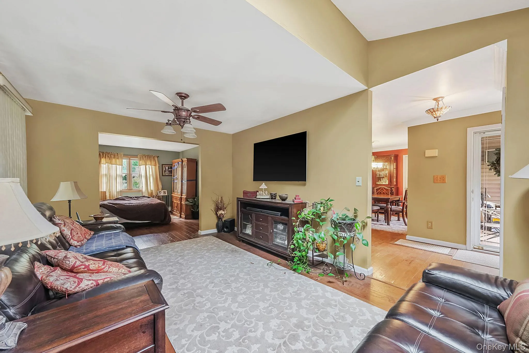 404 Bicycle Path, Brookhaven, NY, 6 Bedrooms Bedrooms, 13 Rooms Rooms,3 BathroomsBathrooms,Residential,For Rent,Bicycle,0,1017623 404 Bicycle Path, Brookhaven, NY, 6 Bedrooms Bedrooms, 13 Rooms Rooms,3 BathroomsBathrooms,Residential,For Rent,Bicycle,0,1017623