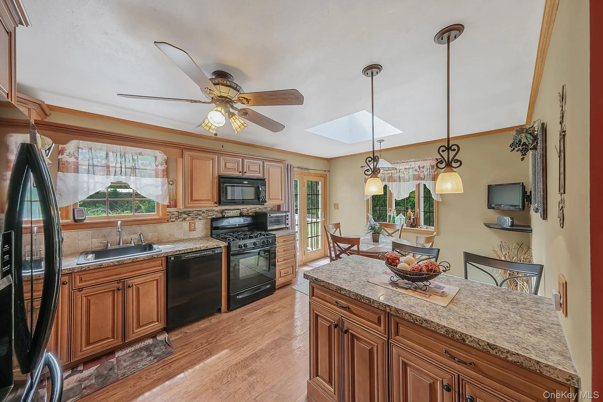 404 Bicycle Path, Brookhaven, NY, 6 Bedrooms Bedrooms, 13 Rooms Rooms,3 BathroomsBathrooms,Residential,For Rent,Bicycle,0,1017623 404 Bicycle Path, Brookhaven, NY, 6 Bedrooms Bedrooms, 13 Rooms Rooms,3 BathroomsBathrooms,Residential,For Rent,Bicycle,0,1017623