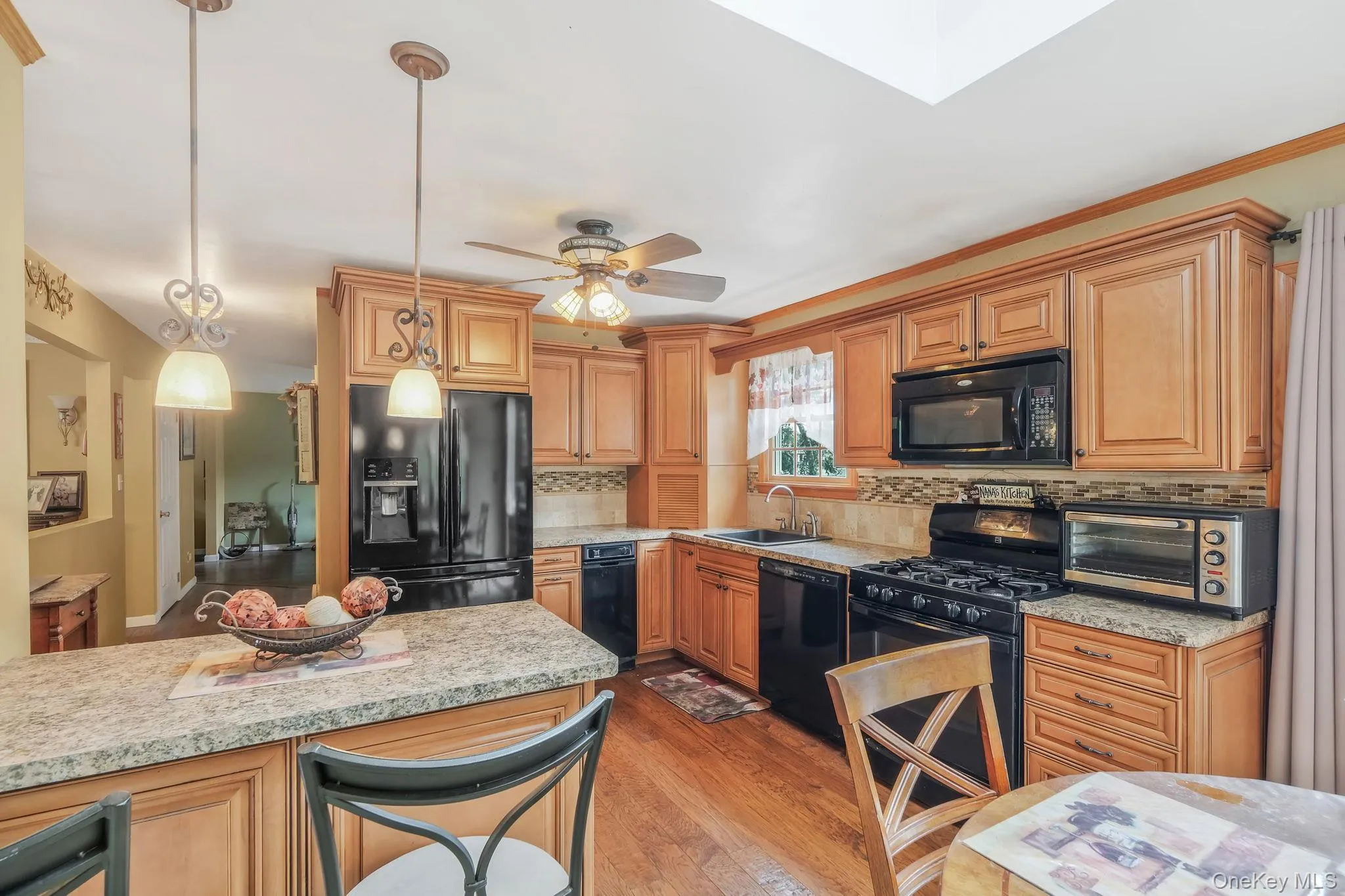 404 Bicycle Path, Brookhaven, NY, 6 Bedrooms Bedrooms, 13 Rooms Rooms,3 BathroomsBathrooms,Residential,For Rent,Bicycle,0,1017623 404 Bicycle Path, Brookhaven, NY, 6 Bedrooms Bedrooms, 13 Rooms Rooms,3 BathroomsBathrooms,Residential,For Rent,Bicycle,0,1017623