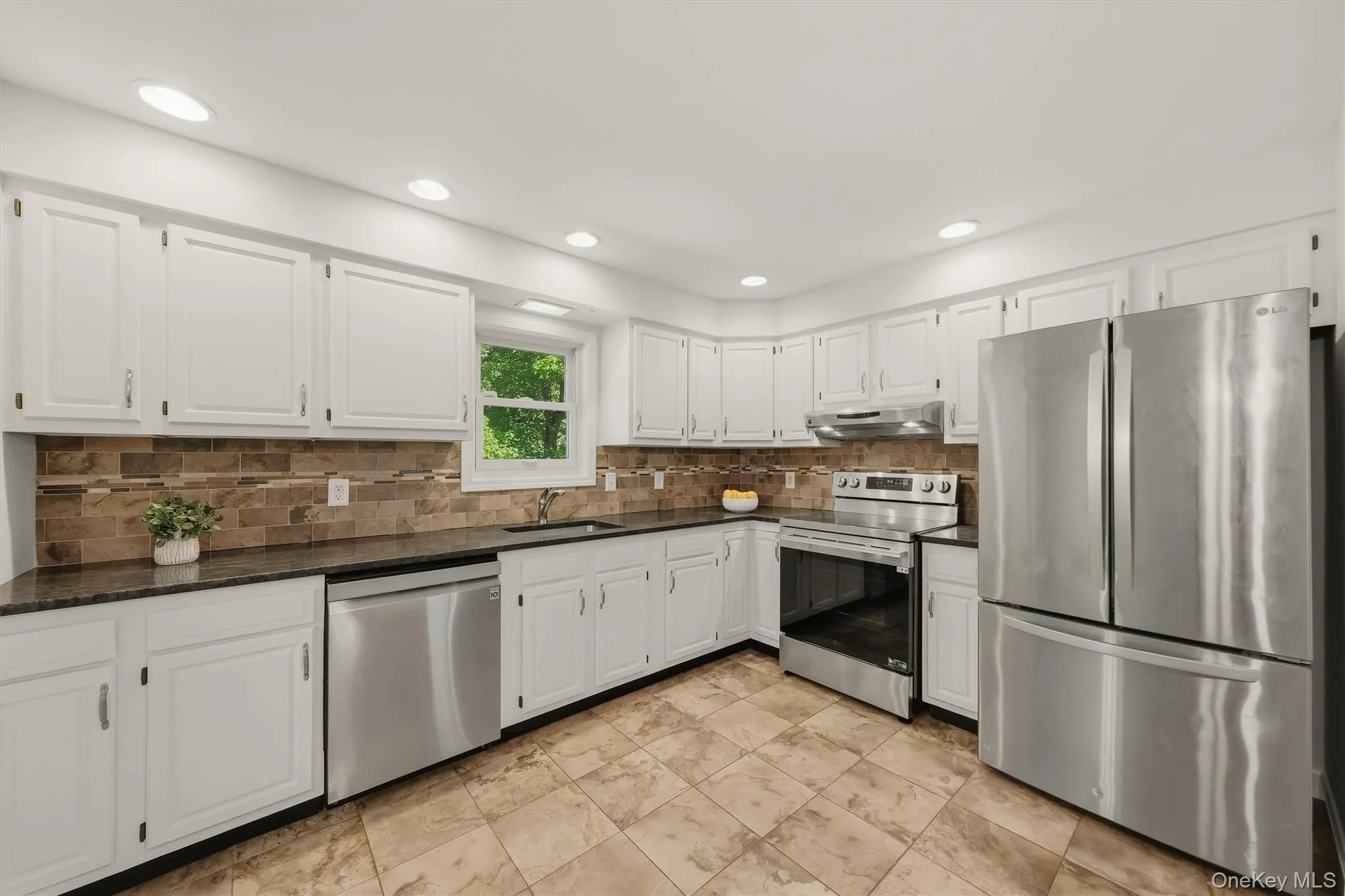 74 Peach Road, Hyde Park, NY, 3 Bedrooms Bedrooms, 7 Rooms Rooms,2 BathroomsBathrooms,Residential,For Rent,Peach,0,KEY1017629 74 Peach Road, Hyde Park, NY, 3 Bedrooms Bedrooms, 7 Rooms Rooms,2 BathroomsBathrooms,Residential,For Rent,Peach,0,KEY1017629