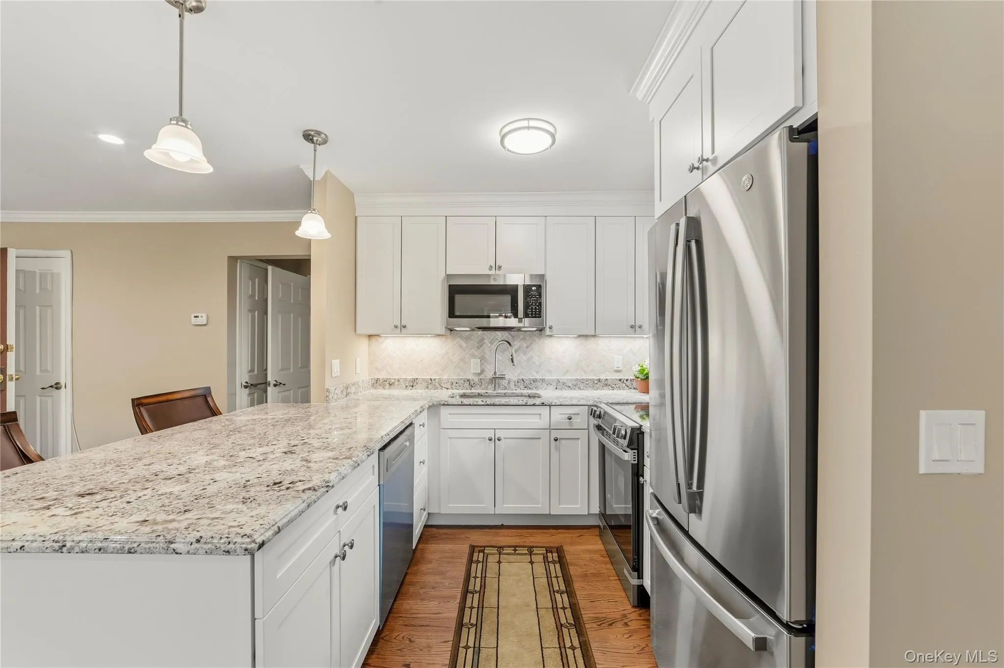 Brand new stainless appliances, Plenty of counter space for all your cooking needs. Brand new stainless appliances, Plenty of counter space for all your cooking needs.
