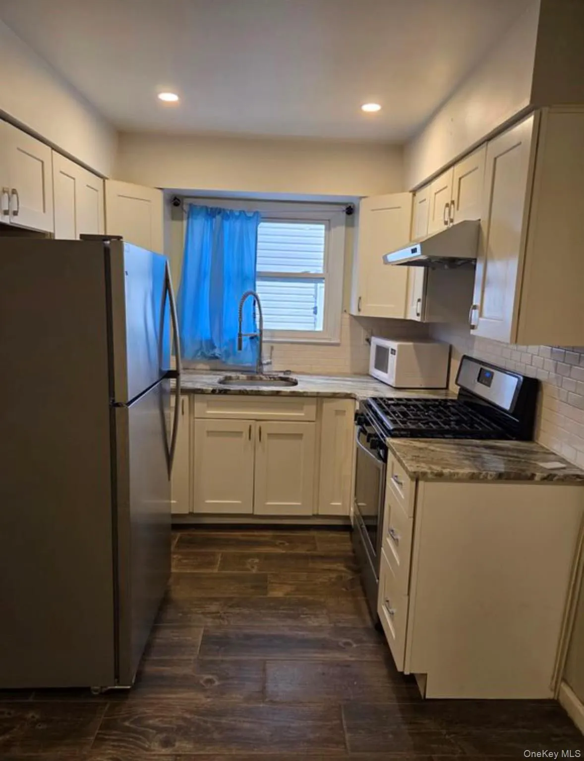 179 dawson, New York, NY, 2 Bedrooms Bedrooms, 2 Rooms Rooms,1 BathroomBathrooms,Residential Lease,For Rent,dawson,0,KEY1017633 179 dawson, New York, NY, 2 Bedrooms Bedrooms, 2 Rooms Rooms,1 BathroomBathrooms,Residential Lease,For Rent,dawson,0,KEY1017633