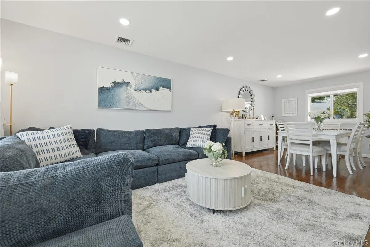 672 Anderson Avenue, Hempstead, NY, 3 Bedrooms Bedrooms, 6 Rooms Rooms,3 BathroomsBathrooms,Residential,For Rent,Anderson,0,1017635 672 Anderson Avenue, Hempstead, NY, 3 Bedrooms Bedrooms, 6 Rooms Rooms,3 BathroomsBathrooms,Residential,For Rent,Anderson,0,1017635