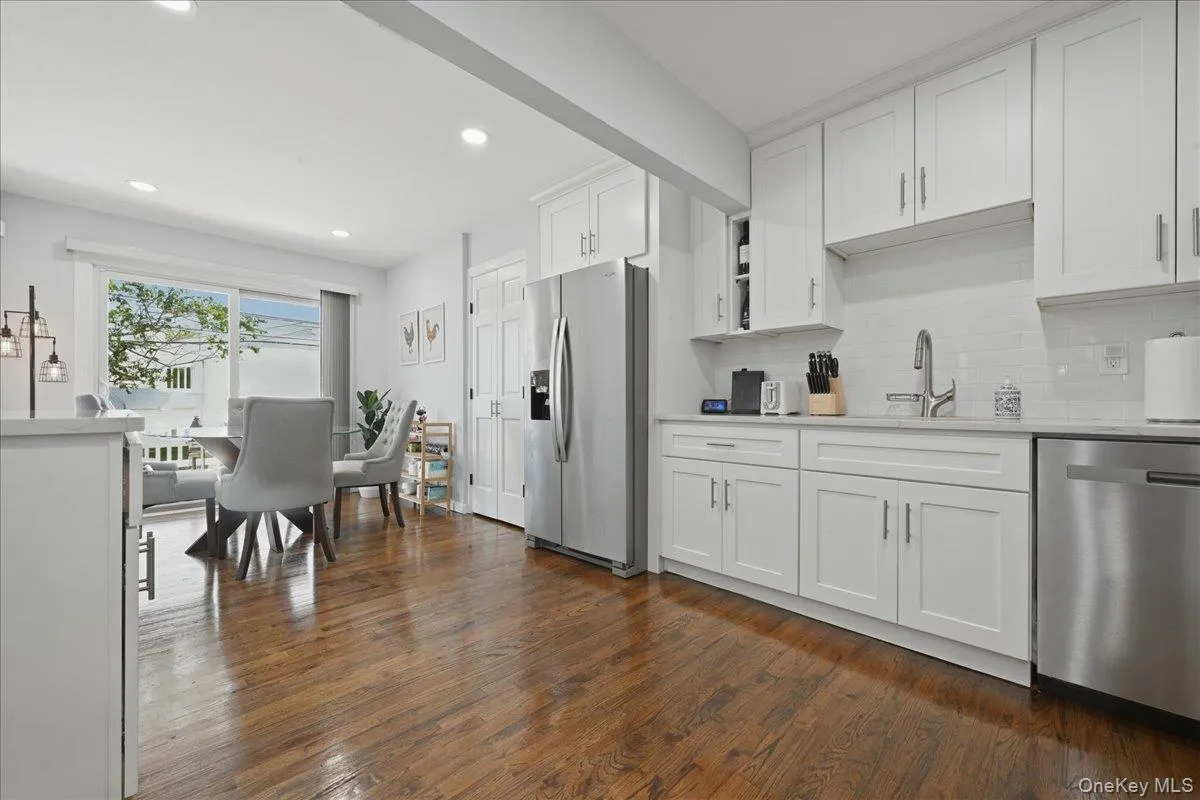 672 Anderson Avenue, Hempstead, NY, 3 Bedrooms Bedrooms, 6 Rooms Rooms,3 BathroomsBathrooms,Residential,For Rent,Anderson,0,1017635 672 Anderson Avenue, Hempstead, NY, 3 Bedrooms Bedrooms, 6 Rooms Rooms,3 BathroomsBathrooms,Residential,For Rent,Anderson,0,1017635
