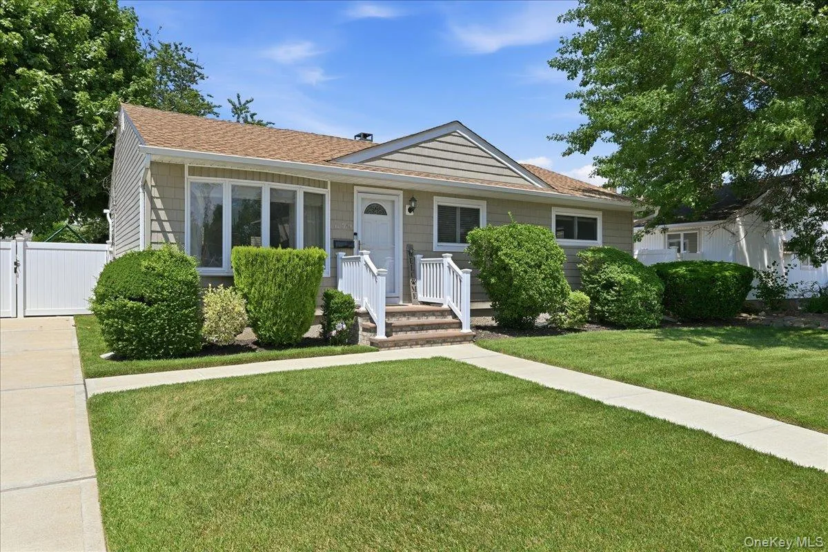 672 Anderson Avenue, Hempstead, NY, 3 Bedrooms Bedrooms, 6 Rooms Rooms,3 BathroomsBathrooms,Residential,For Rent,Anderson,0,1017635 672 Anderson Avenue, Hempstead, NY, 3 Bedrooms Bedrooms, 6 Rooms Rooms,3 BathroomsBathrooms,Residential,For Rent,Anderson,0,1017635
