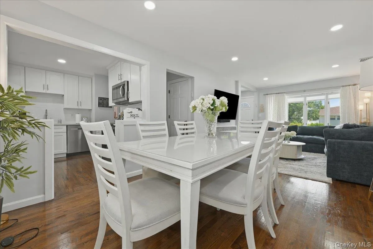 672 Anderson Avenue, Hempstead, NY, 3 Bedrooms Bedrooms, 6 Rooms Rooms,3 BathroomsBathrooms,Residential,For Rent,Anderson,0,1017635 672 Anderson Avenue, Hempstead, NY, 3 Bedrooms Bedrooms, 6 Rooms Rooms,3 BathroomsBathrooms,Residential,For Rent,Anderson,0,1017635
