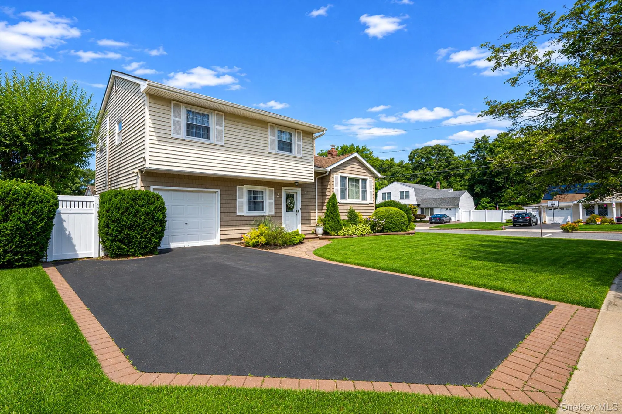 2 Gould Drive, Brookhaven, NY, 3 Bedrooms Bedrooms, 7 Rooms Rooms,2 BathroomsBathrooms,Residential,For Rent,Gould,0,KEY1017649 2 Gould Drive, Brookhaven, NY, 3 Bedrooms Bedrooms, 7 Rooms Rooms,2 BathroomsBathrooms,Residential,For Rent,Gould,0,KEY1017649