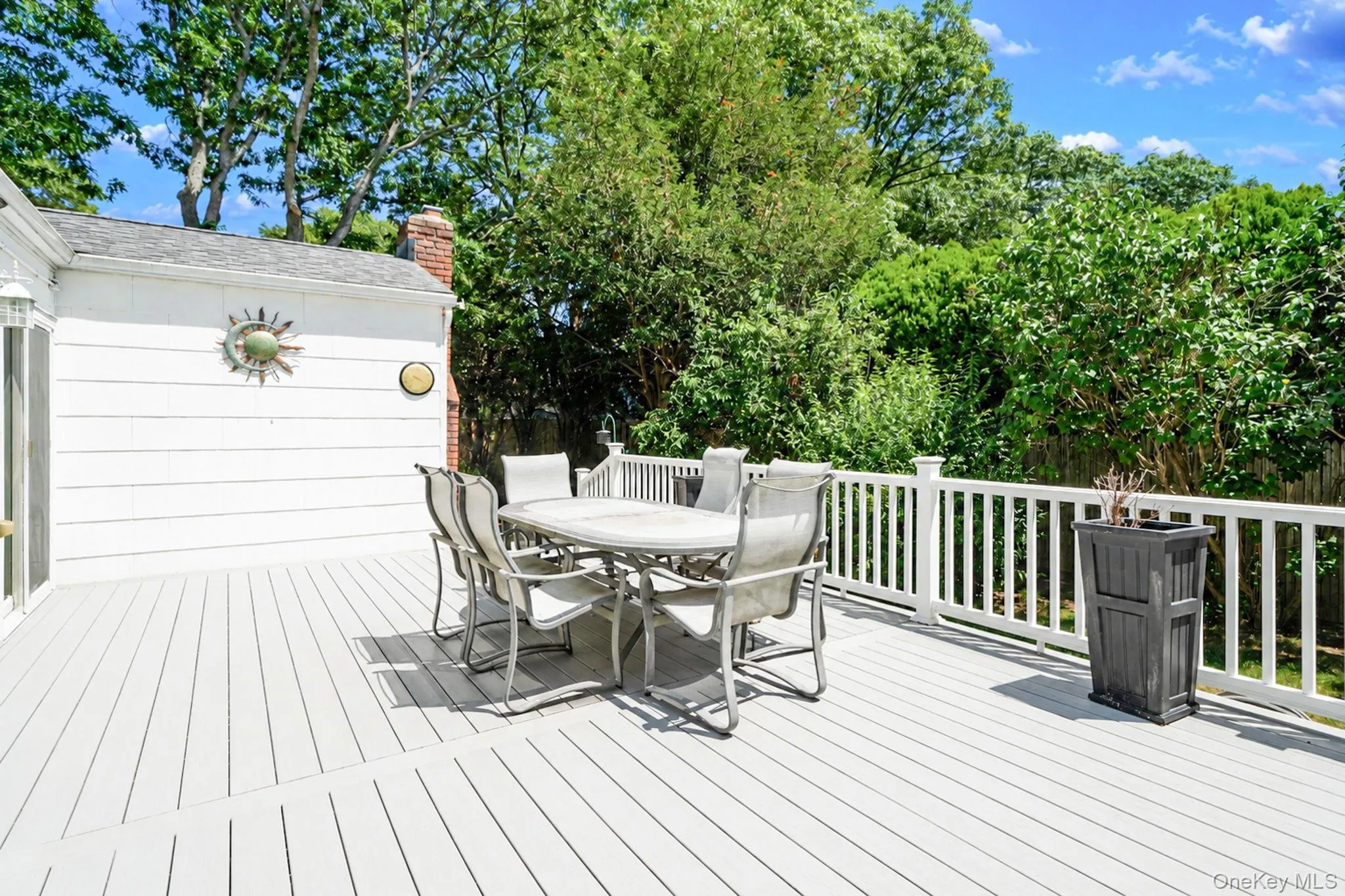 Large Entertaining Deck Large Entertaining Deck