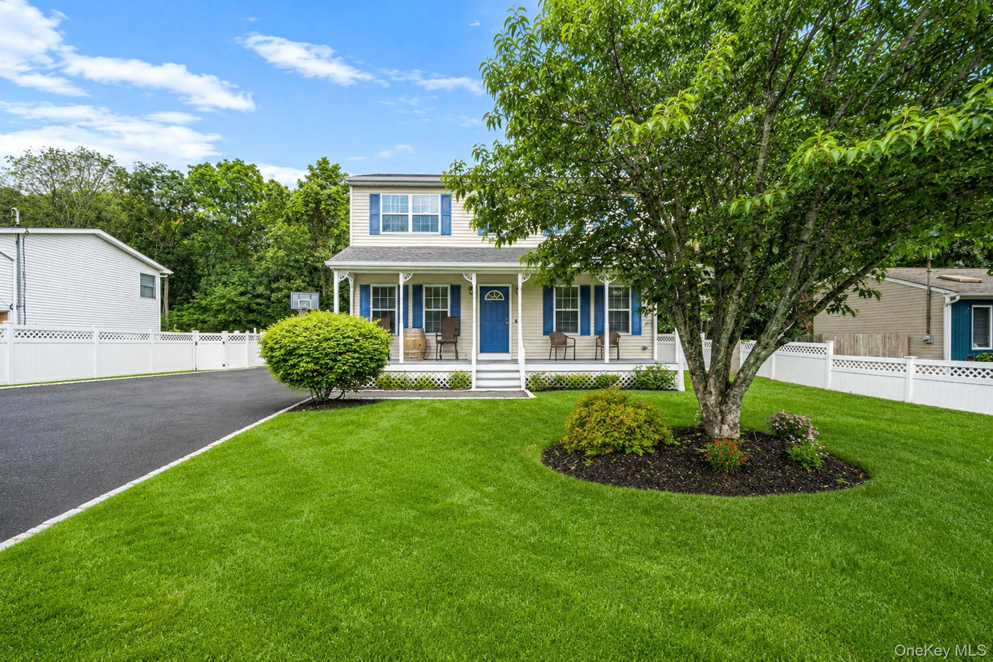 19 Golden Gate Drive, Brookhaven, NY, 3 Bedrooms Bedrooms, 6 Rooms Rooms,2 BathroomsBathrooms,Residential,For Rent,Golden Gate,0,KEY1017655 19 Golden Gate Drive, Brookhaven, NY, 3 Bedrooms Bedrooms, 6 Rooms Rooms,2 BathroomsBathrooms,Residential,For Rent,Golden Gate,0,KEY1017655