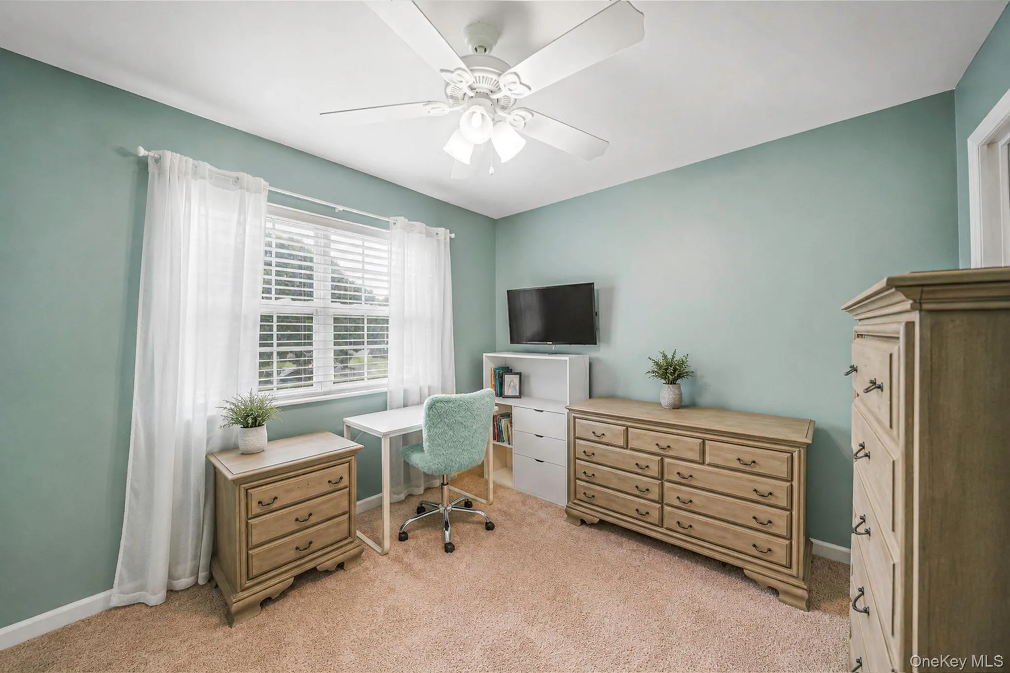 19 Golden Gate Drive, Brookhaven, NY, 3 Bedrooms Bedrooms, 6 Rooms Rooms,2 BathroomsBathrooms,Residential,For Rent,Golden Gate,0,KEY1017655 19 Golden Gate Drive, Brookhaven, NY, 3 Bedrooms Bedrooms, 6 Rooms Rooms,2 BathroomsBathrooms,Residential,For Rent,Golden Gate,0,KEY1017655