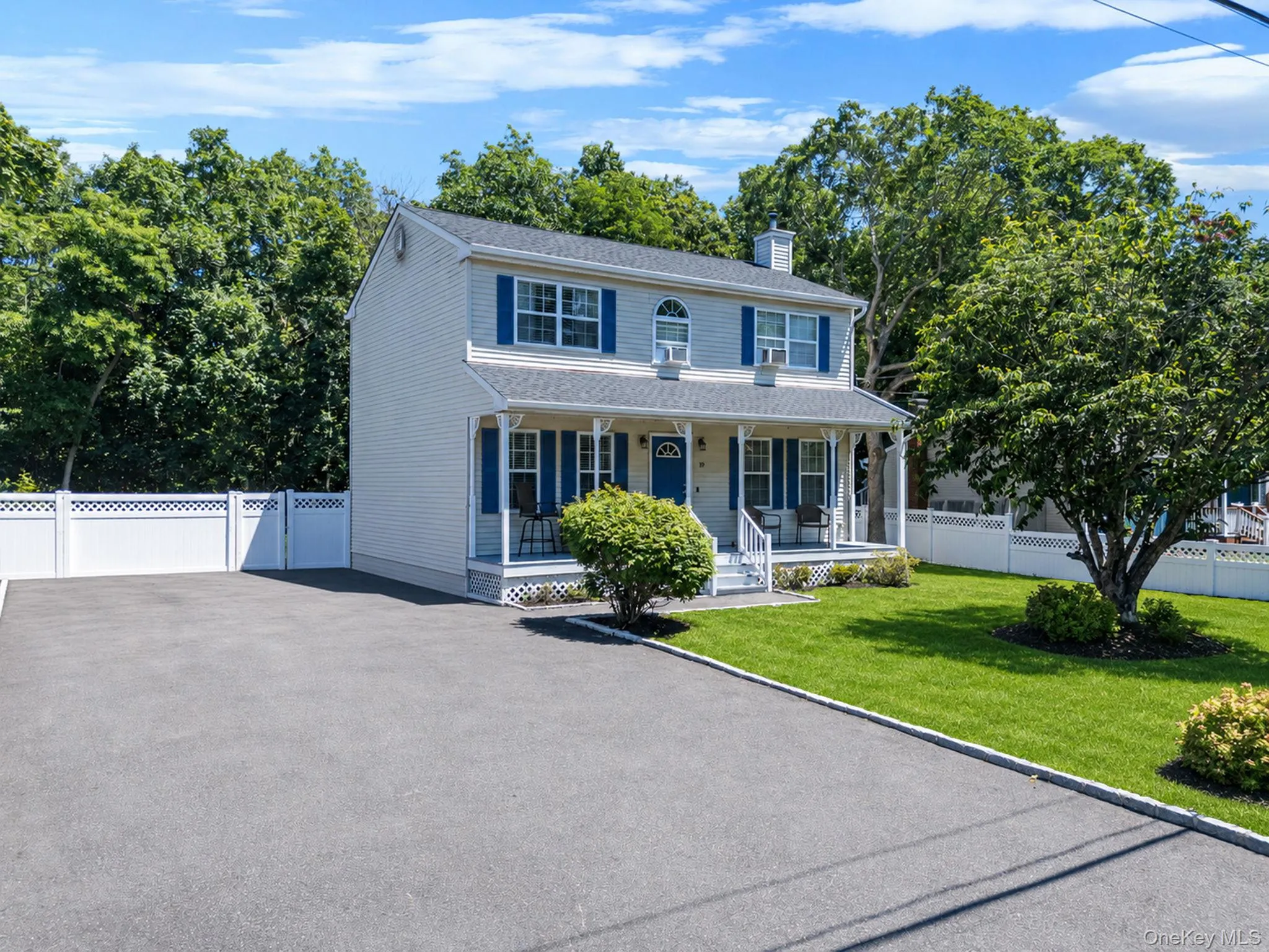 19 Golden Gate Drive, Brookhaven, NY, 3 Bedrooms Bedrooms, 6 Rooms Rooms,2 BathroomsBathrooms,Residential,For Rent,Golden Gate,0,KEY1017655 19 Golden Gate Drive, Brookhaven, NY, 3 Bedrooms Bedrooms, 6 Rooms Rooms,2 BathroomsBathrooms,Residential,For Rent,Golden Gate,0,KEY1017655