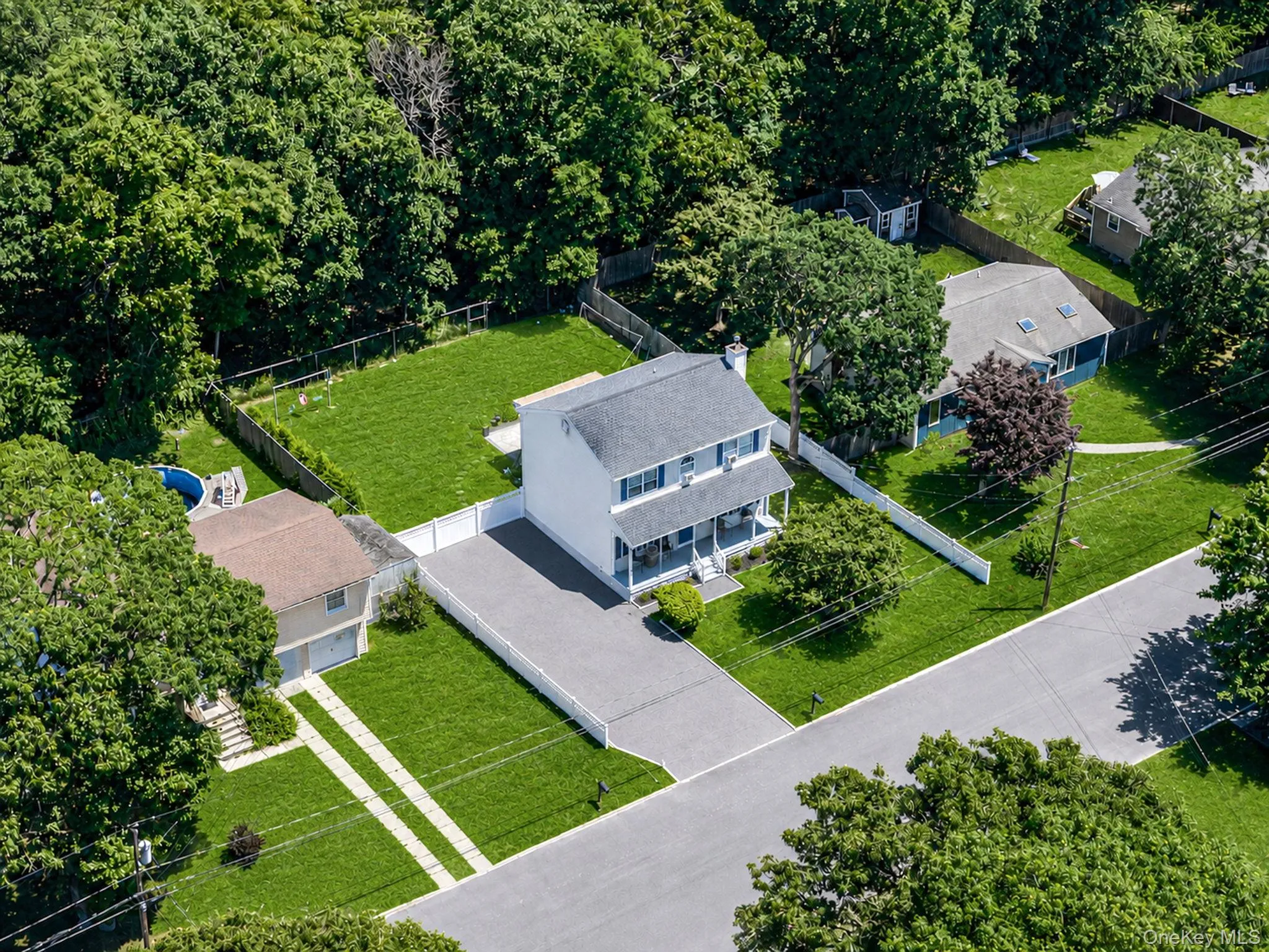 19 Golden Gate Drive, Brookhaven, NY, 3 Bedrooms Bedrooms, 6 Rooms Rooms,2 BathroomsBathrooms,Residential,For Rent,Golden Gate,0,KEY1017655 19 Golden Gate Drive, Brookhaven, NY, 3 Bedrooms Bedrooms, 6 Rooms Rooms,2 BathroomsBathrooms,Residential,For Rent,Golden Gate,0,KEY1017655