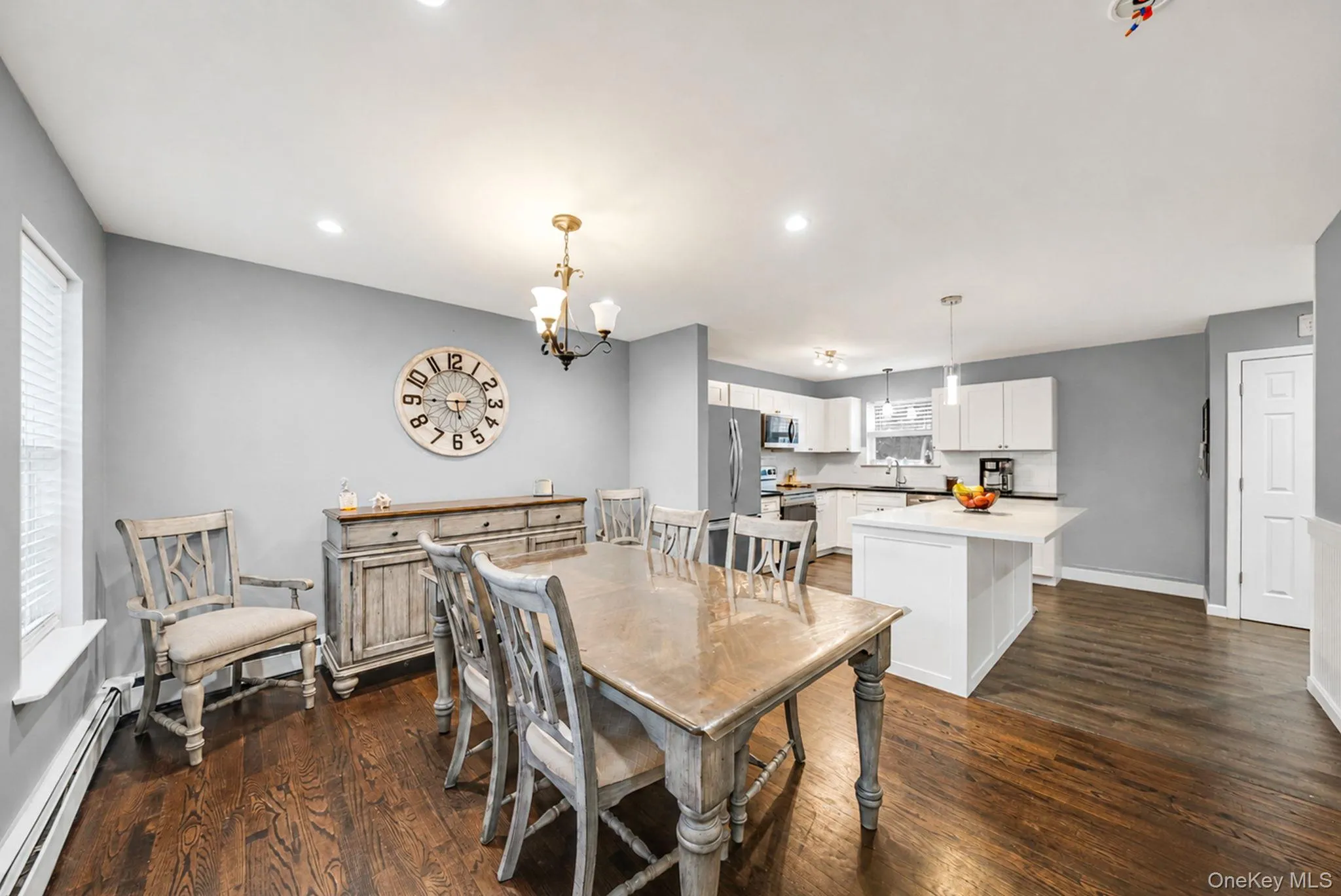 19 Golden Gate Drive, Brookhaven, NY, 3 Bedrooms Bedrooms, 6 Rooms Rooms,2 BathroomsBathrooms,Residential,For Rent,Golden Gate,0,KEY1017655 19 Golden Gate Drive, Brookhaven, NY, 3 Bedrooms Bedrooms, 6 Rooms Rooms,2 BathroomsBathrooms,Residential,For Rent,Golden Gate,0,KEY1017655