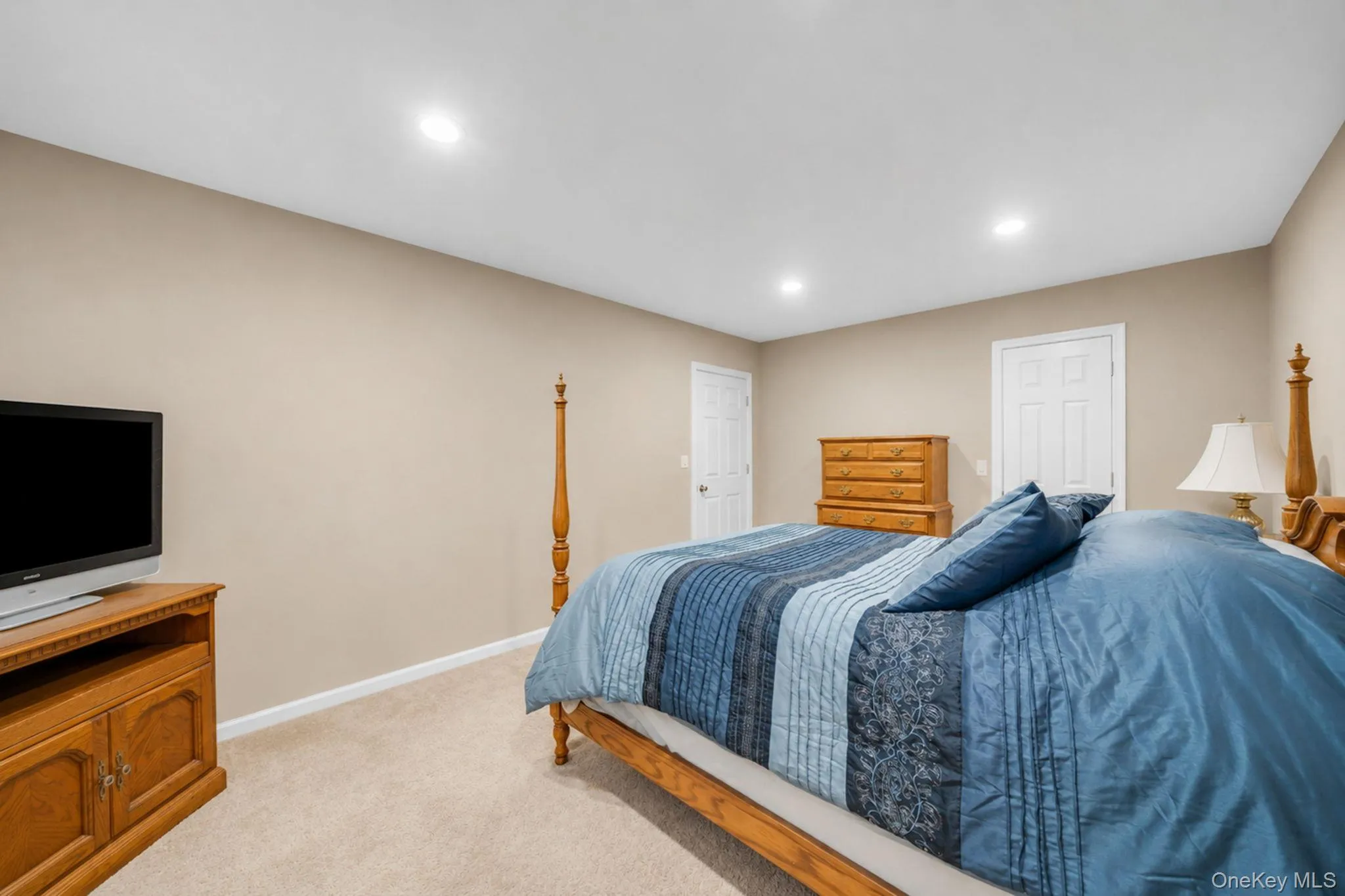 19 Golden Gate Drive, Brookhaven, NY, 3 Bedrooms Bedrooms, 6 Rooms Rooms,2 BathroomsBathrooms,Residential,For Rent,Golden Gate,0,KEY1017655 19 Golden Gate Drive, Brookhaven, NY, 3 Bedrooms Bedrooms, 6 Rooms Rooms,2 BathroomsBathrooms,Residential,For Rent,Golden Gate,0,KEY1017655