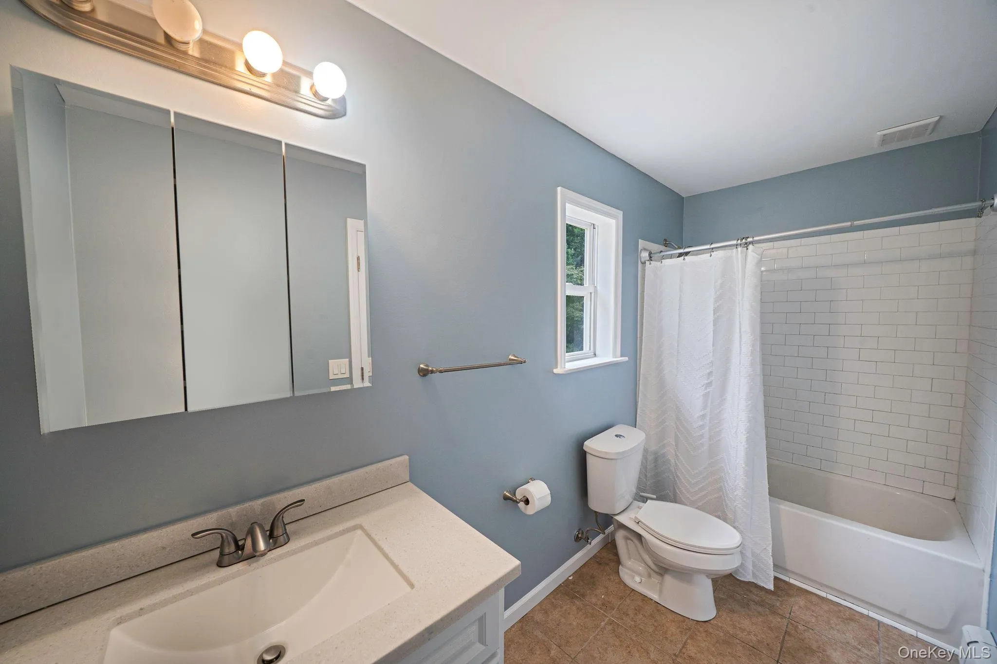 19 Golden Gate Drive, Brookhaven, NY, 3 Bedrooms Bedrooms, 6 Rooms Rooms,2 BathroomsBathrooms,Residential,For Rent,Golden Gate,0,KEY1017655 19 Golden Gate Drive, Brookhaven, NY, 3 Bedrooms Bedrooms, 6 Rooms Rooms,2 BathroomsBathrooms,Residential,For Rent,Golden Gate,0,KEY1017655
