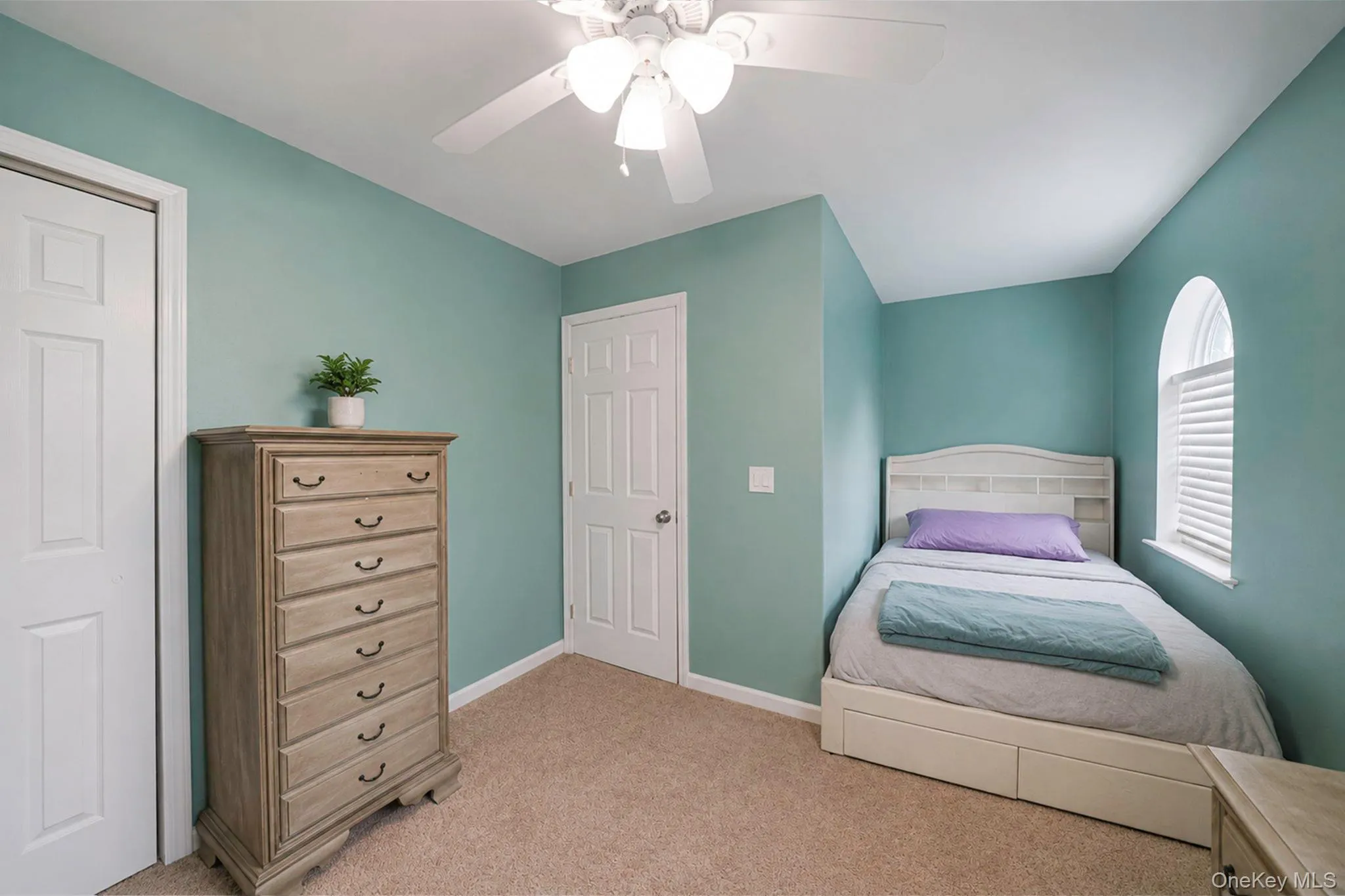 19 Golden Gate Drive, Brookhaven, NY, 3 Bedrooms Bedrooms, 6 Rooms Rooms,2 BathroomsBathrooms,Residential,For Rent,Golden Gate,0,KEY1017655 19 Golden Gate Drive, Brookhaven, NY, 3 Bedrooms Bedrooms, 6 Rooms Rooms,2 BathroomsBathrooms,Residential,For Rent,Golden Gate,0,KEY1017655