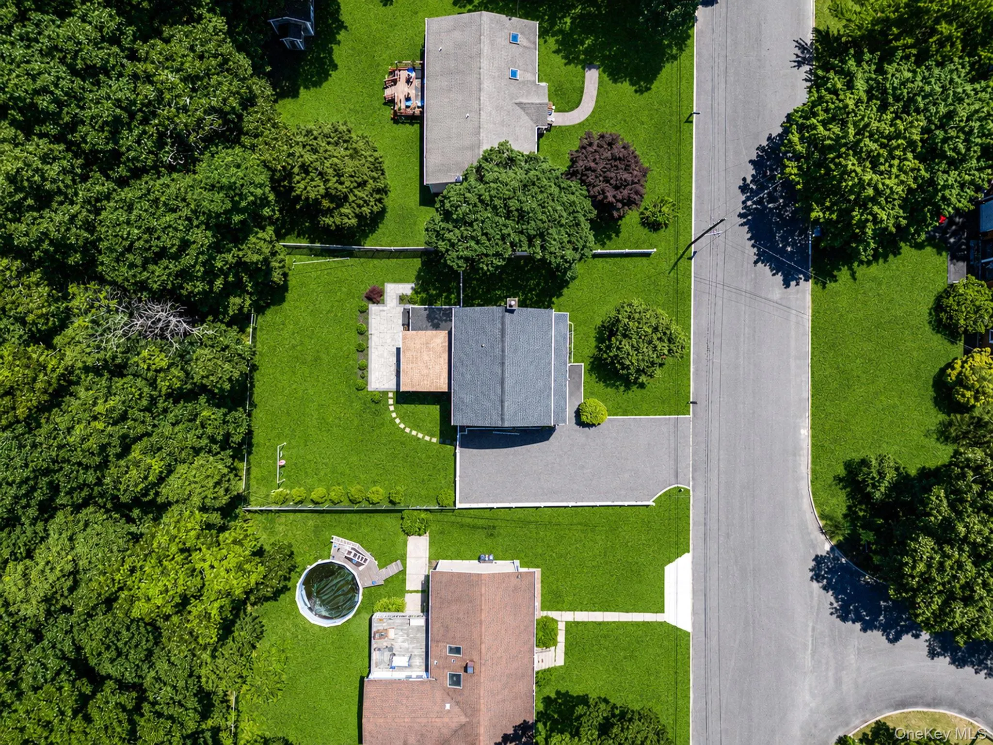 19 Golden Gate Drive, Brookhaven, NY, 3 Bedrooms Bedrooms, 6 Rooms Rooms,2 BathroomsBathrooms,Residential,For Rent,Golden Gate,0,KEY1017655 19 Golden Gate Drive, Brookhaven, NY, 3 Bedrooms Bedrooms, 6 Rooms Rooms,2 BathroomsBathrooms,Residential,For Rent,Golden Gate,0,KEY1017655