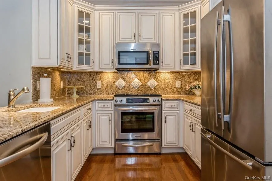 1105 Roosevelt Way, North Hempstead, NY, 1 Bedroom Bedrooms, 3 Rooms Rooms,1 BathroomBathrooms,Residential Lease,For Rent,Roosevelt,0,1017657 1105 Roosevelt Way, North Hempstead, NY, 1 Bedroom Bedrooms, 3 Rooms Rooms,1 BathroomBathrooms,Residential Lease,For Rent,Roosevelt,0,1017657