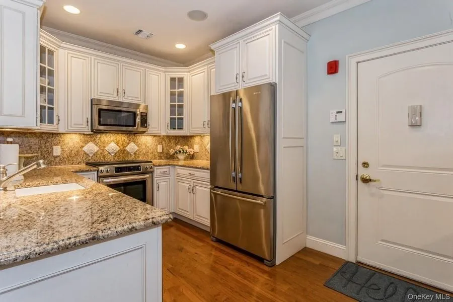 1105 Roosevelt Way, North Hempstead, NY, 1 Bedroom Bedrooms, 3 Rooms Rooms,1 BathroomBathrooms,Residential Lease,For Rent,Roosevelt,0,1017657 1105 Roosevelt Way, North Hempstead, NY, 1 Bedroom Bedrooms, 3 Rooms Rooms,1 BathroomBathrooms,Residential Lease,For Rent,Roosevelt,0,1017657