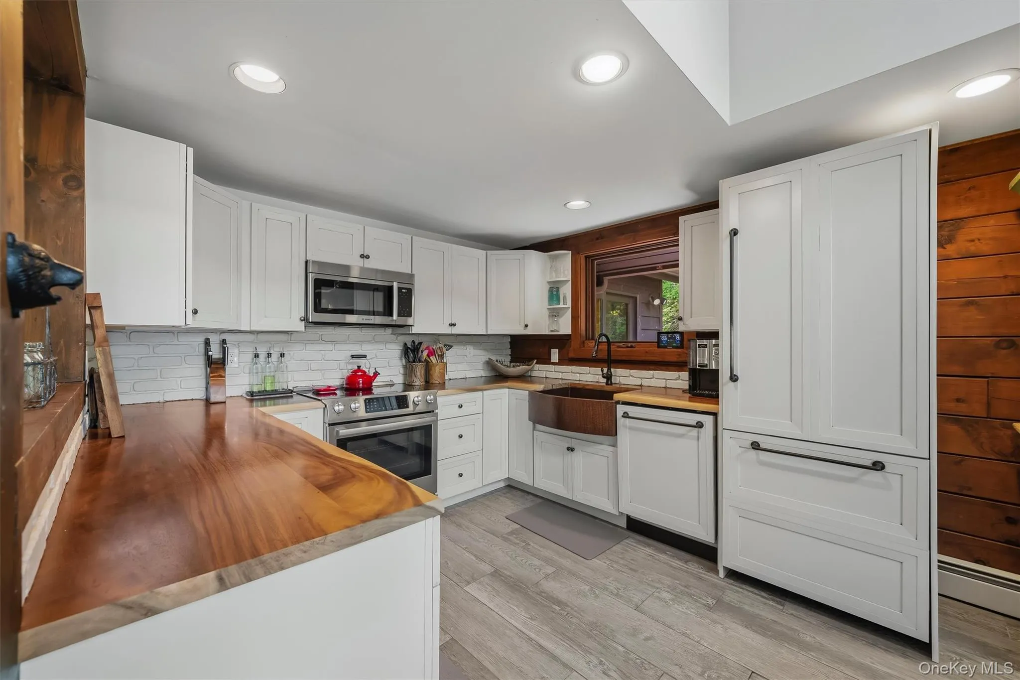 25 Waters Edge Drive, Bethel, NY, 4 Bedrooms Bedrooms, 12 Rooms Rooms,3 BathroomsBathrooms,Residential,For Rent,Waters Edge,0,1017659 25 Waters Edge Drive, Bethel, NY, 4 Bedrooms Bedrooms, 12 Rooms Rooms,3 BathroomsBathrooms,Residential,For Rent,Waters Edge,0,1017659