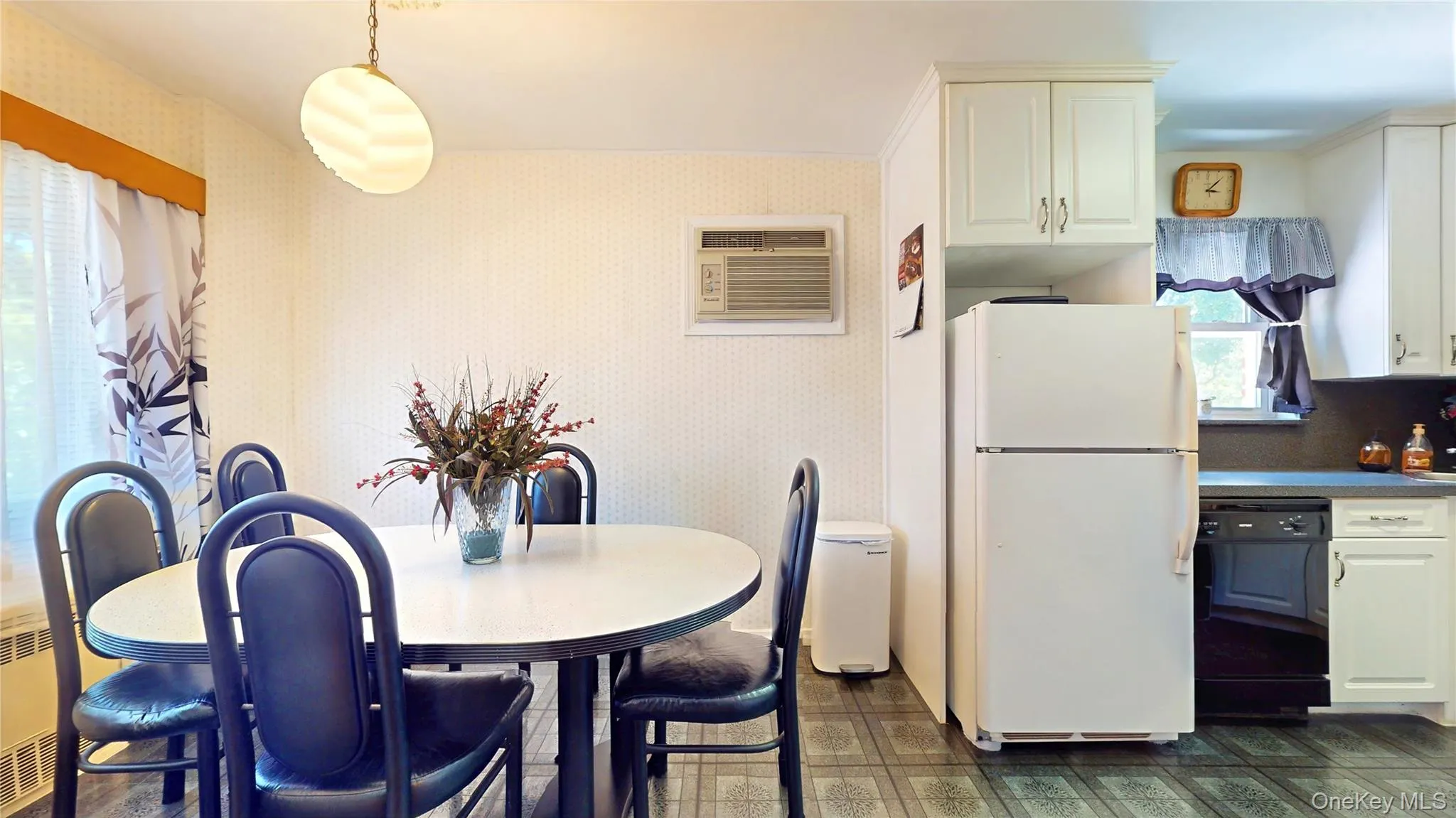 6224 78th Street, New York, NY, 2 Bedrooms Bedrooms, 5 Rooms Rooms,1 BathroomBathrooms,Residential,For Rent,78th,0,1017668 6224 78th Street, New York, NY, 2 Bedrooms Bedrooms, 5 Rooms Rooms,1 BathroomBathrooms,Residential,For Rent,78th,0,1017668