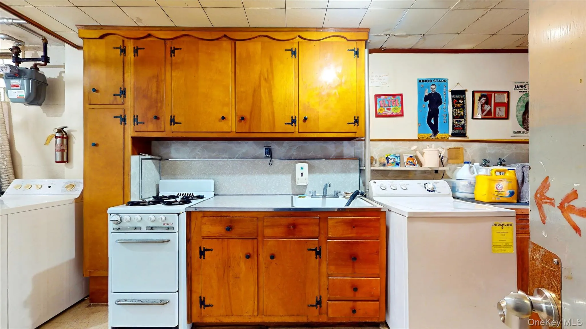 6224 78th Street, New York, NY, 2 Bedrooms Bedrooms, 5 Rooms Rooms,1 BathroomBathrooms,Residential,For Rent,78th,0,1017668 6224 78th Street, New York, NY, 2 Bedrooms Bedrooms, 5 Rooms Rooms,1 BathroomBathrooms,Residential,For Rent,78th,0,1017668