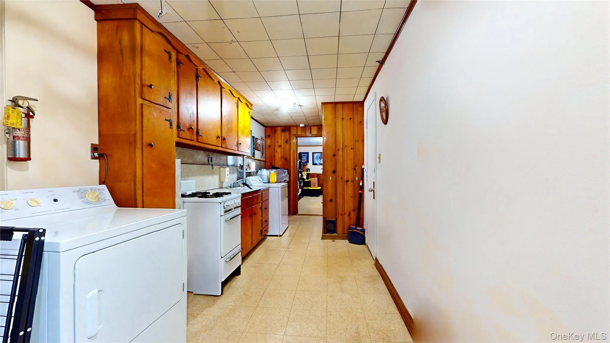 6224 78th Street, New York, NY, 2 Bedrooms Bedrooms, 5 Rooms Rooms,1 BathroomBathrooms,Residential,For Rent,78th,0,1017668 6224 78th Street, New York, NY, 2 Bedrooms Bedrooms, 5 Rooms Rooms,1 BathroomBathrooms,Residential,For Rent,78th,0,1017668
