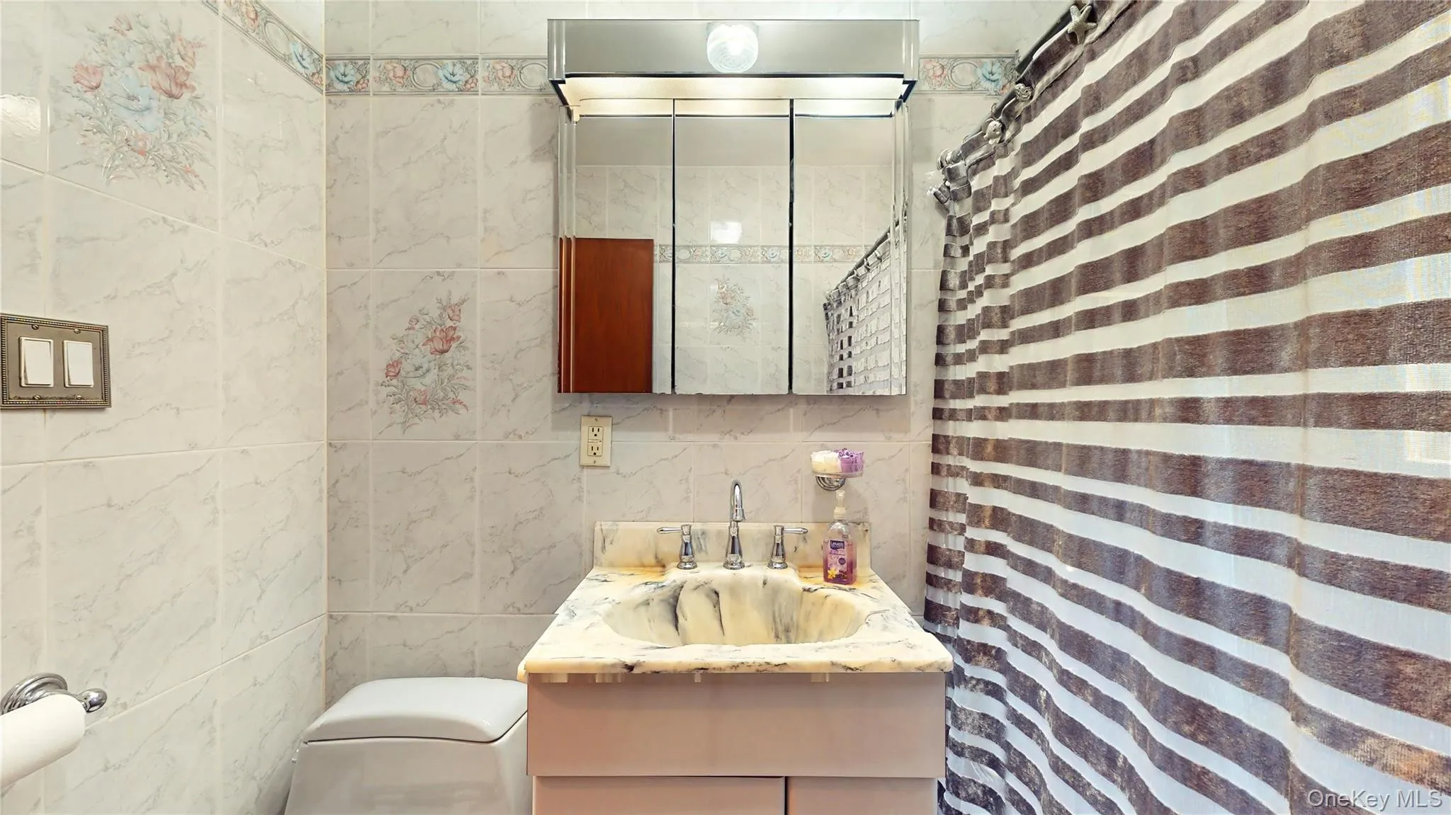 6224 78th Street, New York, NY, 2 Bedrooms Bedrooms, 5 Rooms Rooms,1 BathroomBathrooms,Residential,For Rent,78th,0,1017668 6224 78th Street, New York, NY, 2 Bedrooms Bedrooms, 5 Rooms Rooms,1 BathroomBathrooms,Residential,For Rent,78th,0,1017668