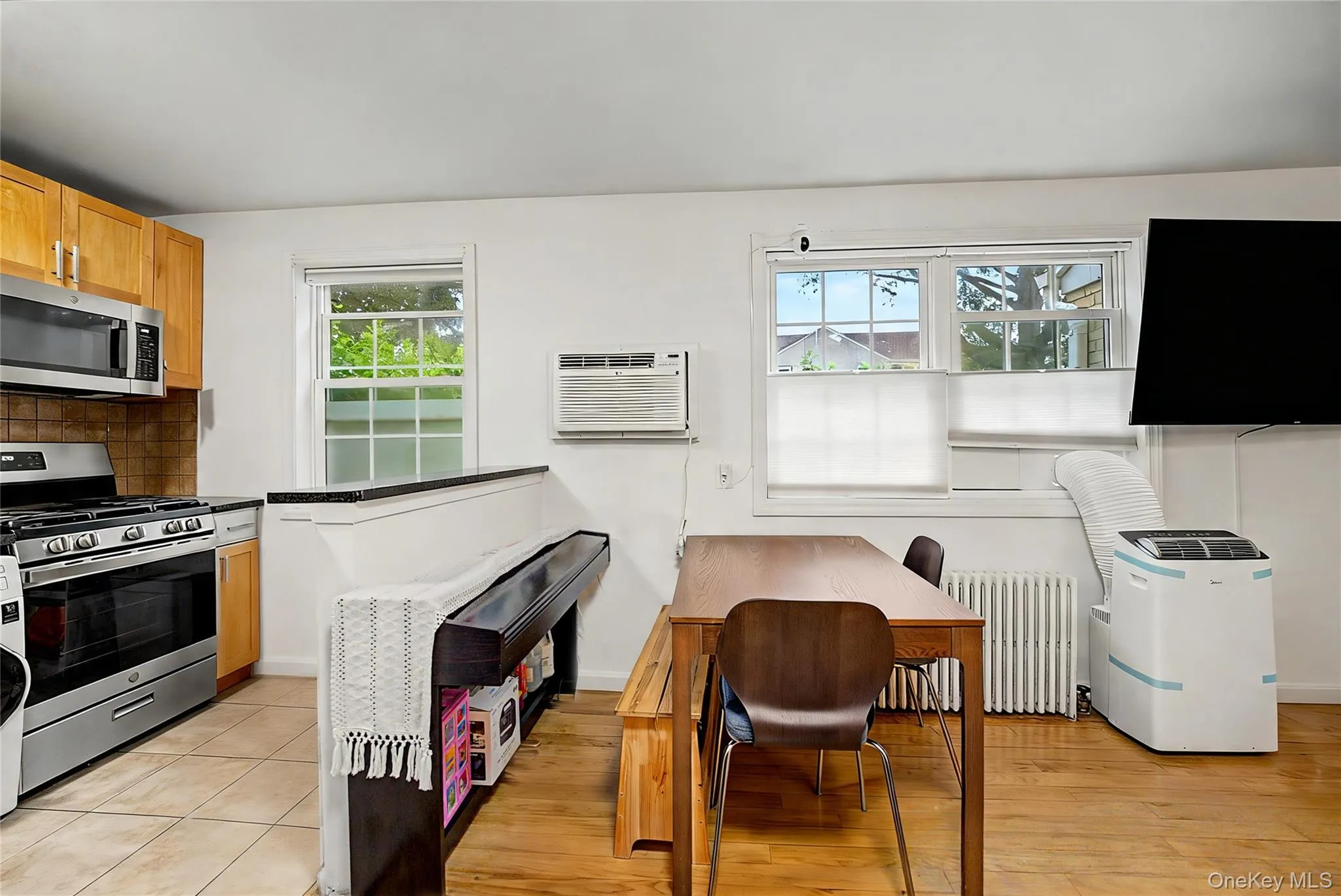65-23 223rd Place, New York, NY, 2 Bedrooms Bedrooms, 5 Rooms Rooms,1 BathroomBathrooms,Residential,For Rent,223rd,0,KEY1017671 65-23 223rd Place, New York, NY, 2 Bedrooms Bedrooms, 5 Rooms Rooms,1 BathroomBathrooms,Residential,For Rent,223rd,0,KEY1017671