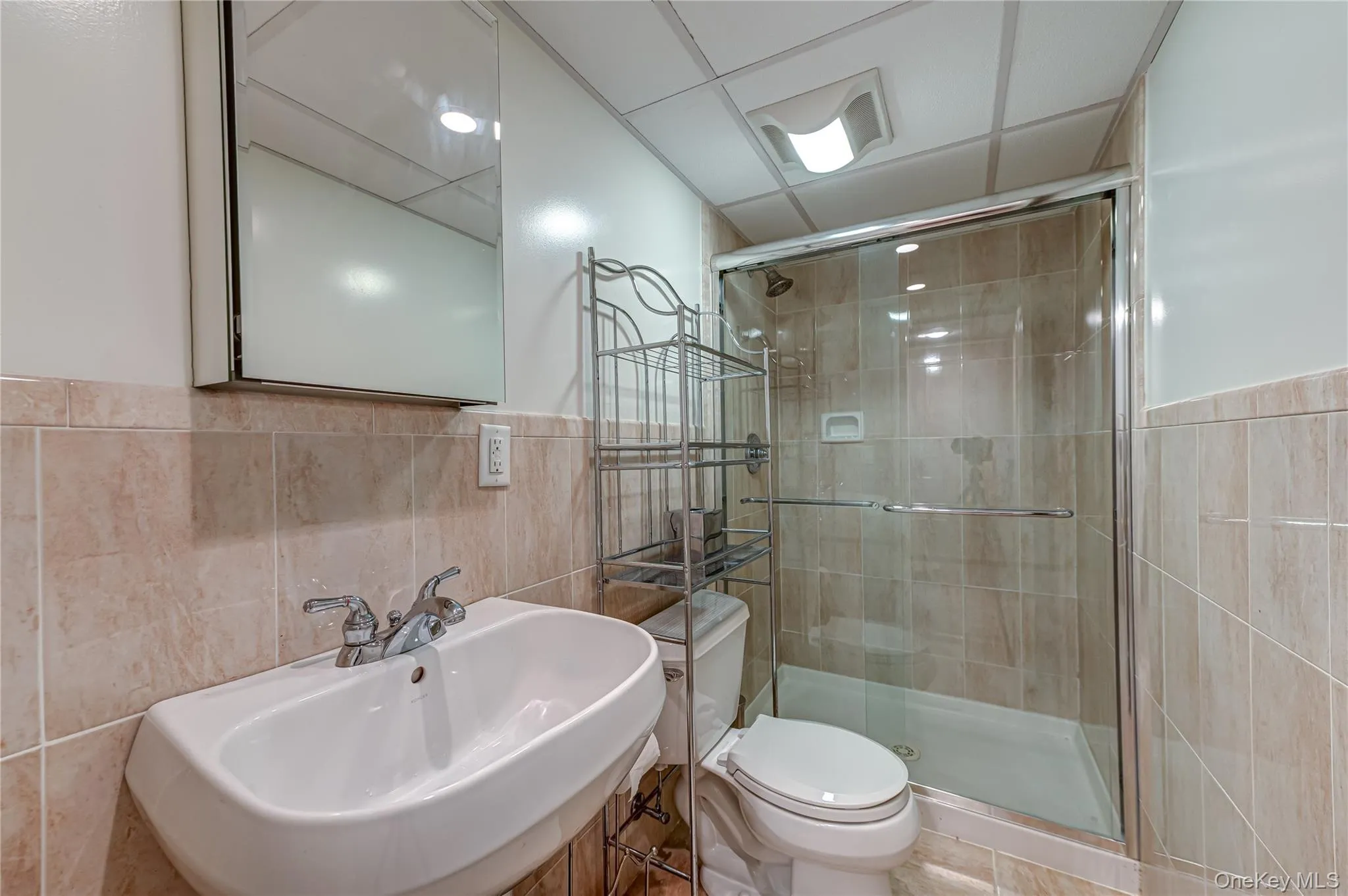 8 Woodvale Drive, Oyster Bay, NY, 4 Bedrooms Bedrooms, 11 Rooms Rooms,4 BathroomsBathrooms,Residential,For Rent,Woodvale,0,KEY1017676 8 Woodvale Drive, Oyster Bay, NY, 4 Bedrooms Bedrooms, 11 Rooms Rooms,4 BathroomsBathrooms,Residential,For Rent,Woodvale,0,KEY1017676