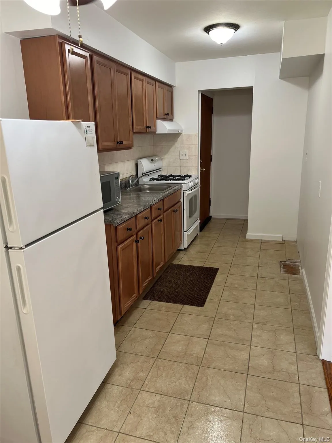 6 Colonial Road, Beacon, NY, 1 Bedroom Bedrooms, 3 Rooms Rooms,1 BathroomBathrooms,Residential Lease,For Rent,Colonial,0,1017677 6 Colonial Road, Beacon, NY, 1 Bedroom Bedrooms, 3 Rooms Rooms,1 BathroomBathrooms,Residential Lease,For Rent,Colonial,0,1017677
